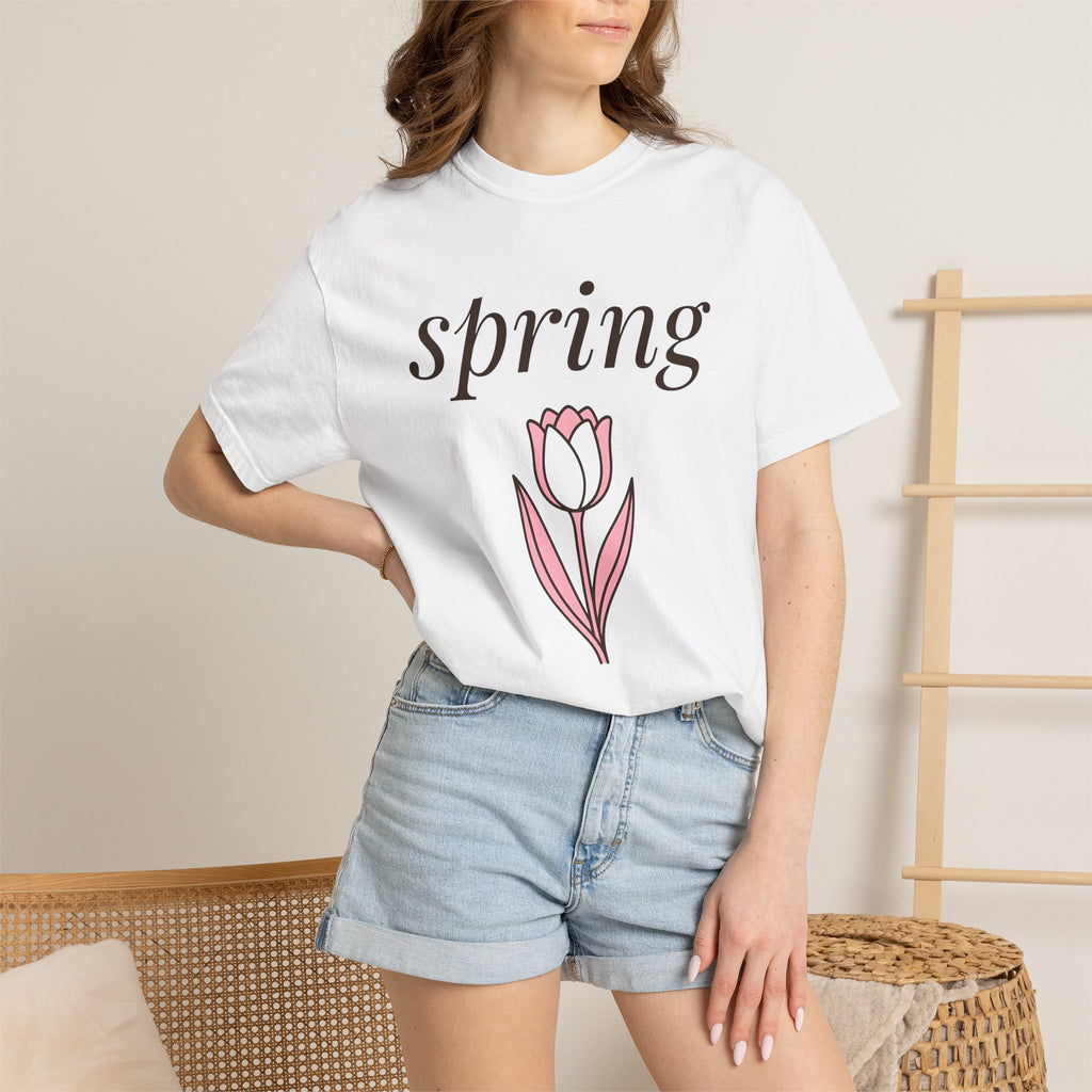 Tulip Bloom Shirt Spring Outdoors Gift Women Simple Tee Tulip T-Shirt Springtime Fan Minimalist Tshirt Nature Graphic Contemporary Flower