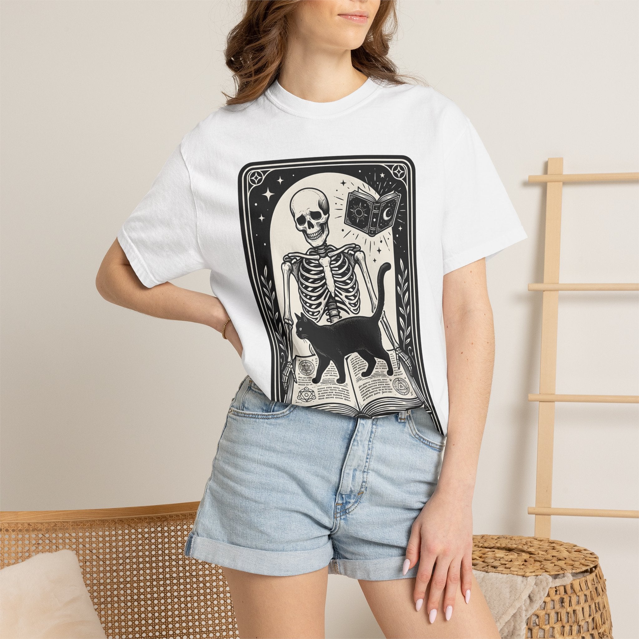 Black Cat Bones Shirt Cat Occult Gift Women Divination Card Tee Cat Skeleton T-Shirt Cat Fan Tarot Card Tshirt Mystic Graphic Hand Drawn
