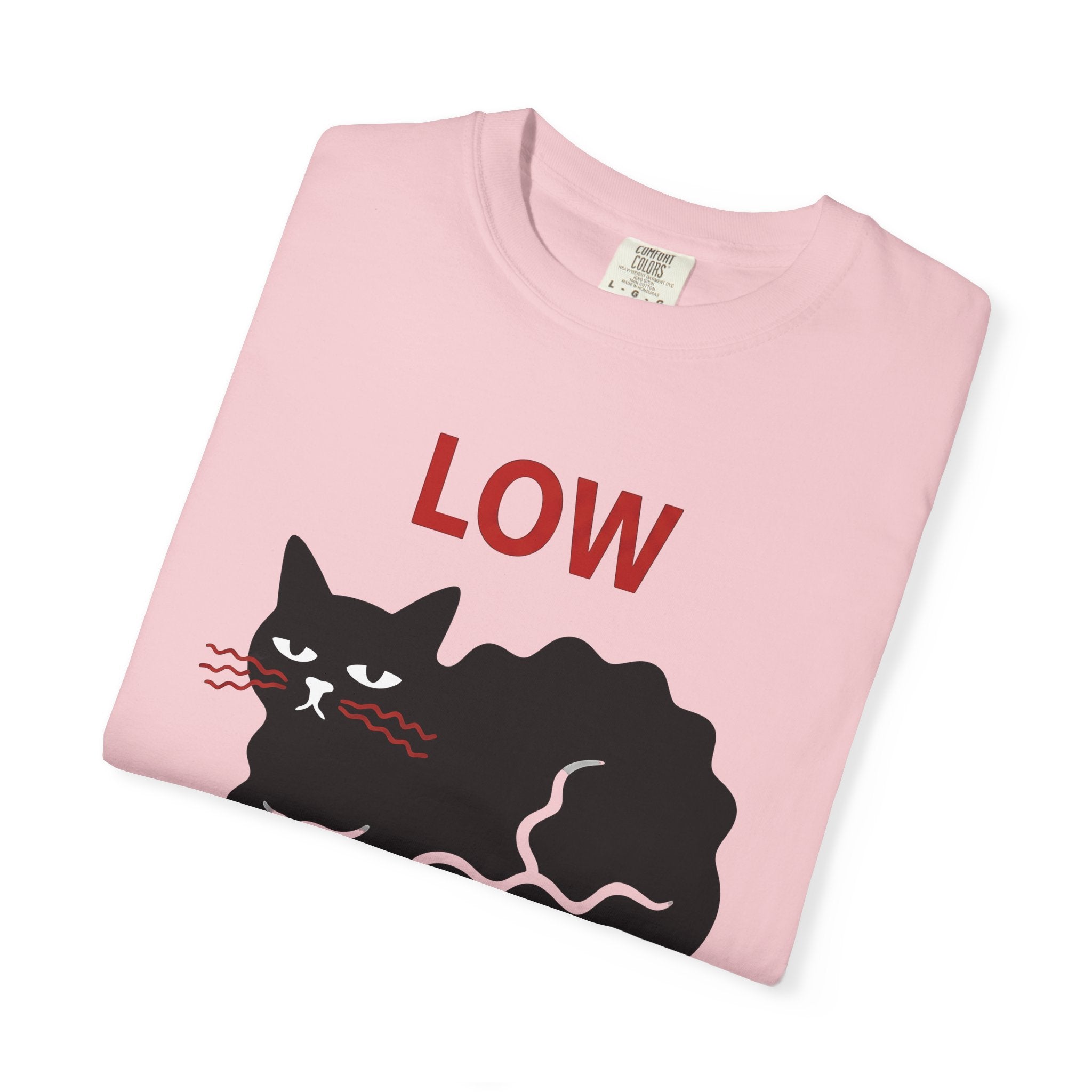 Black Cat Shirt Cat Humor Gift Women Bold Graphic Tee Kitty T-Shirt Feline Fan Graphic Design Illustration Minimalist Wavy Lines Tshirt