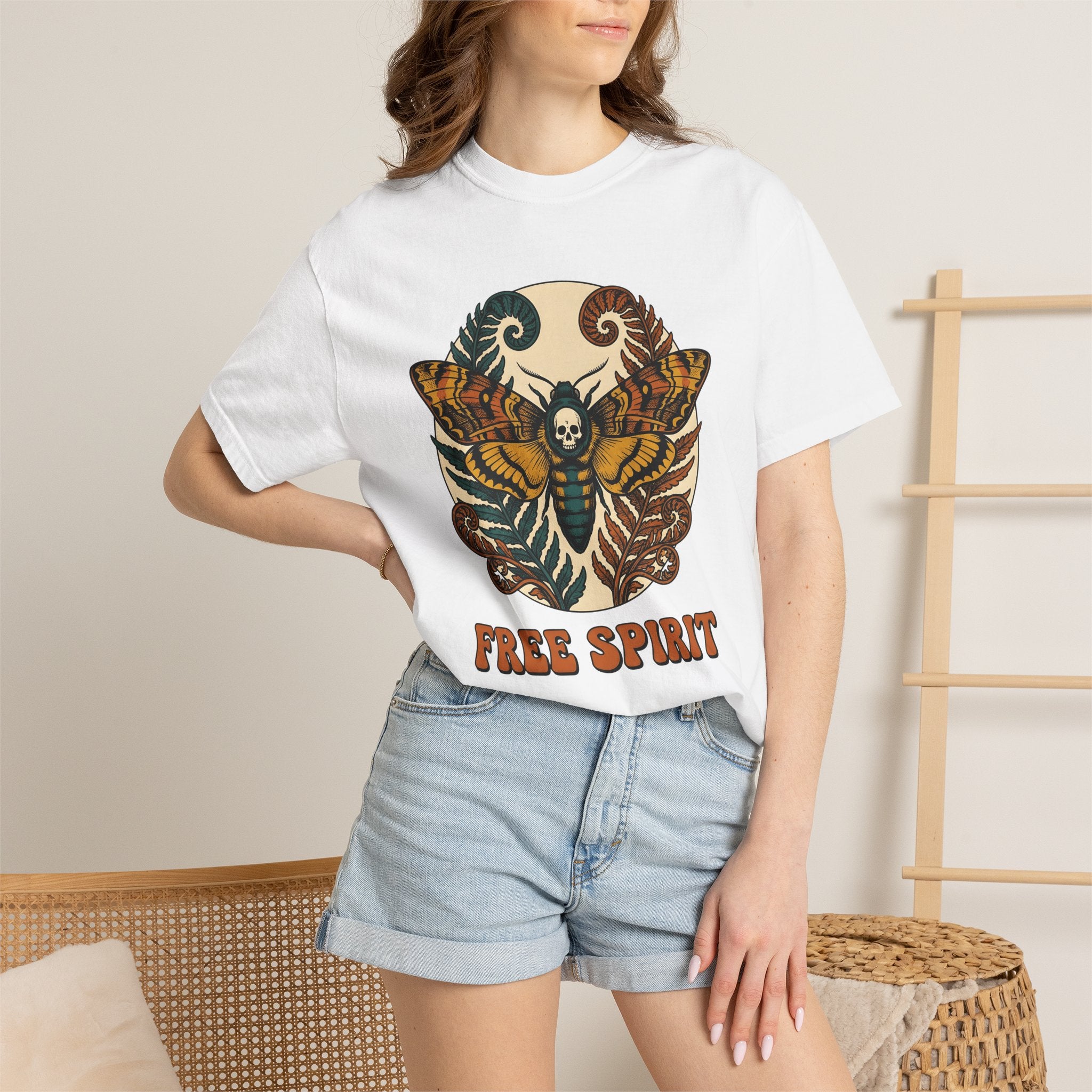 Moth Skull Shirt Boho Chic Gothic Gift Women Psychedelic Tee Moth T-Shirt Bohemian Fan Trippy Tshirt Dark Graphic Vintage Fern Leaves Tshirt