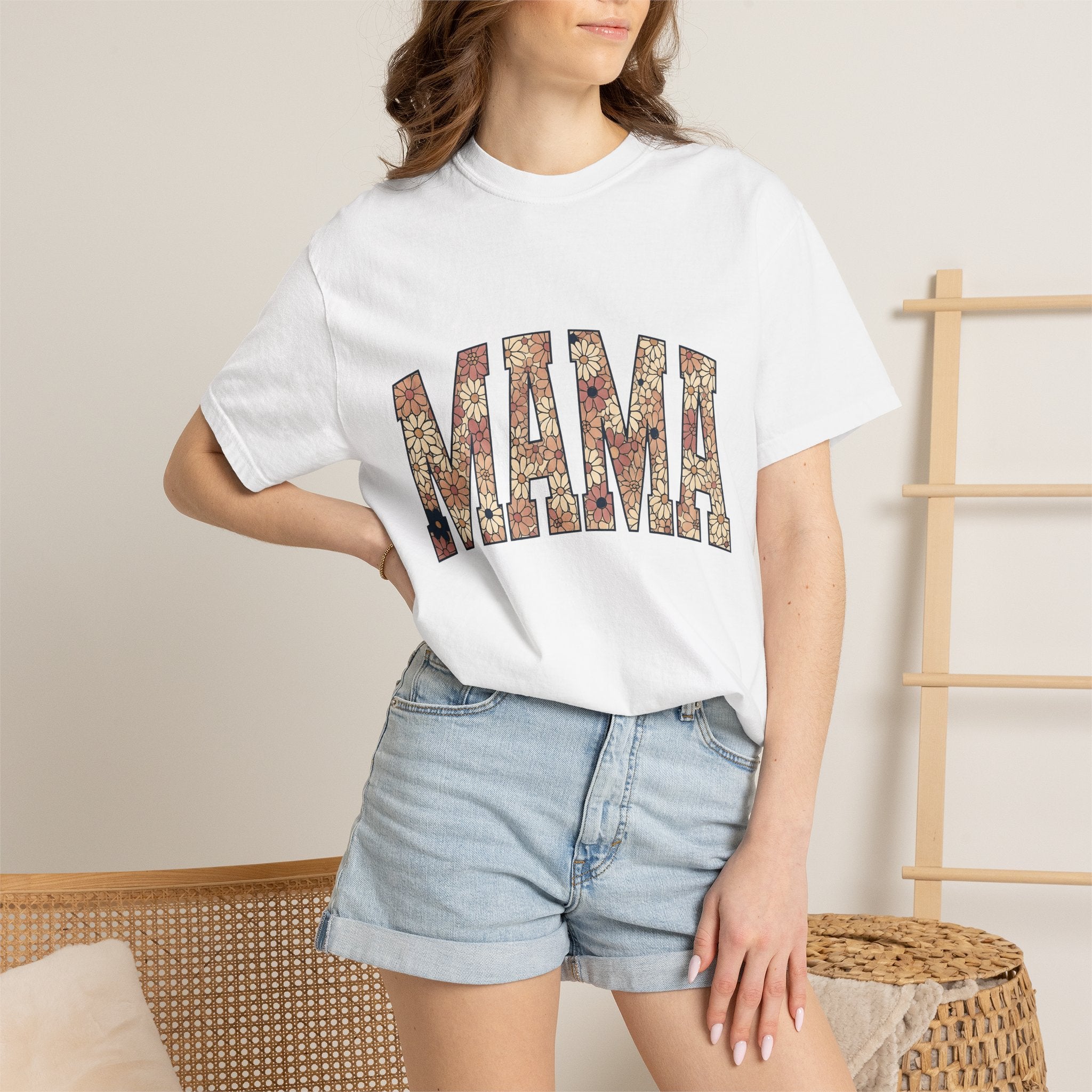 Bloom Mom Phrase Shirt Mama Petals Gift Women Indie Tee Motherhood T-Shirt Mommy Fan Bohemian Tshirt Floral Graphic Classic Daisy Flowers