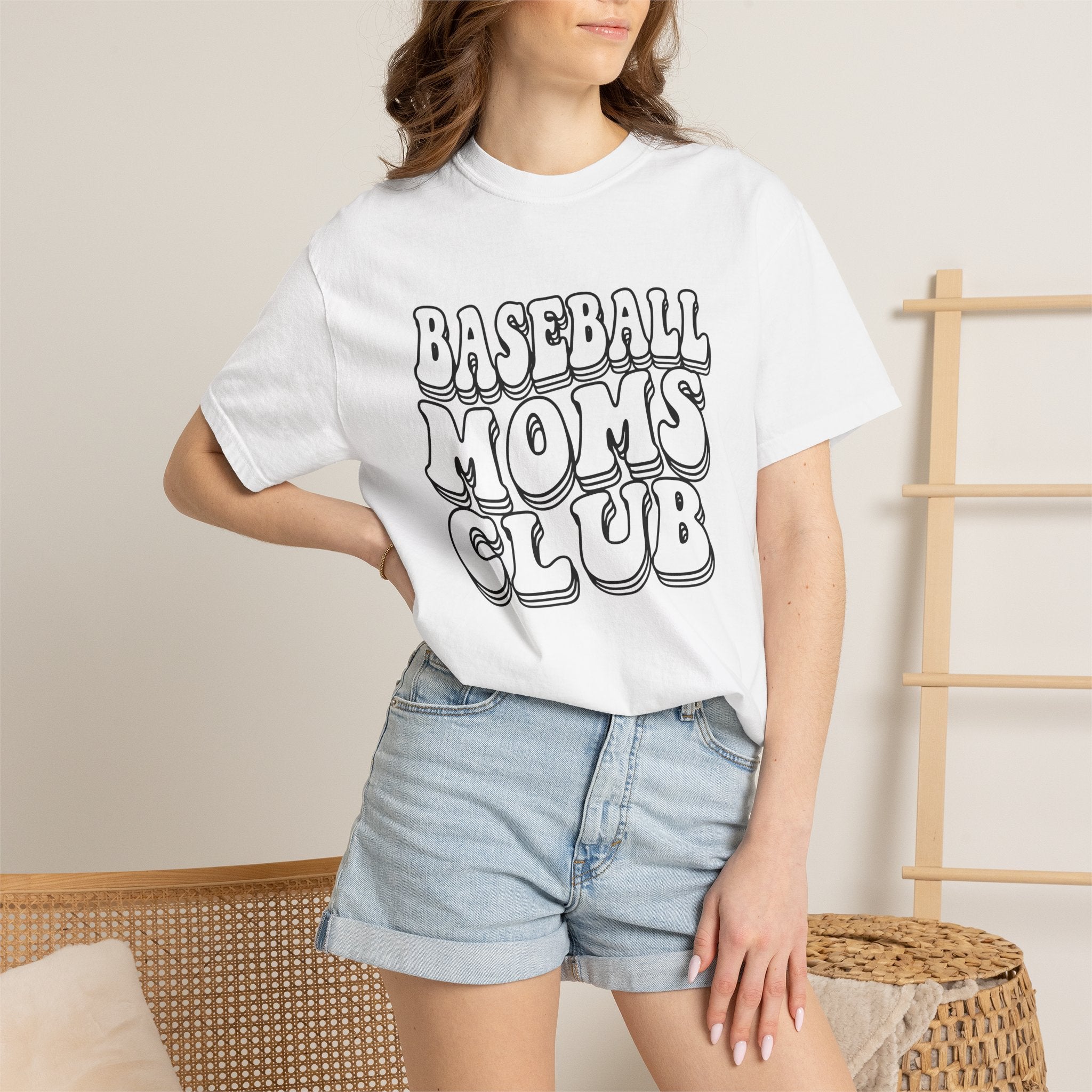 Bold Text Graphic Shirt Baseball Moms Sports Gift Women Retro Tee Graphic T-Shirt Baseball Mom Fan Distressed Tshirt Athletic Design Graphic