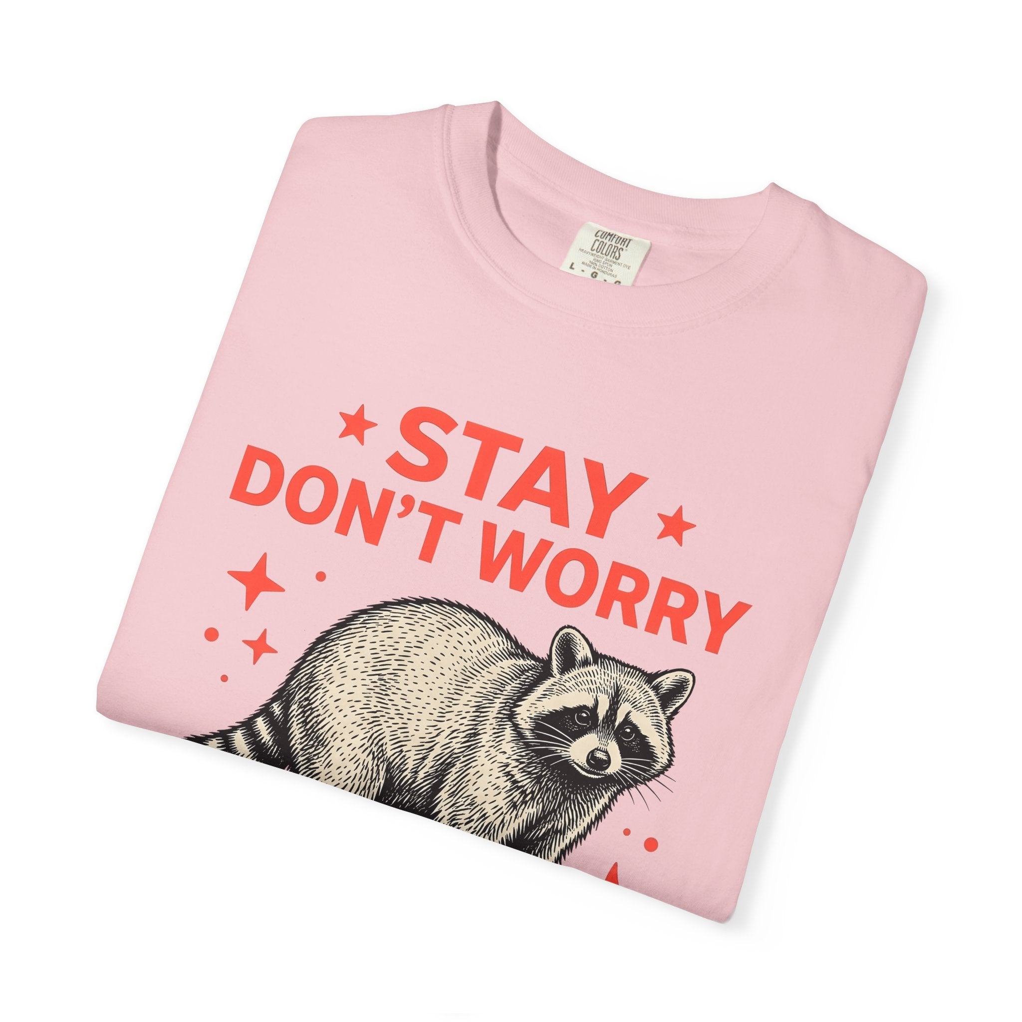 Raccoon Graphic Shirt Animals Nature Gift Women Vintage Tee Trash Panda T-Shirt Wildlife Fan Retro Tshirt Environmental Graphic Hand Drawn