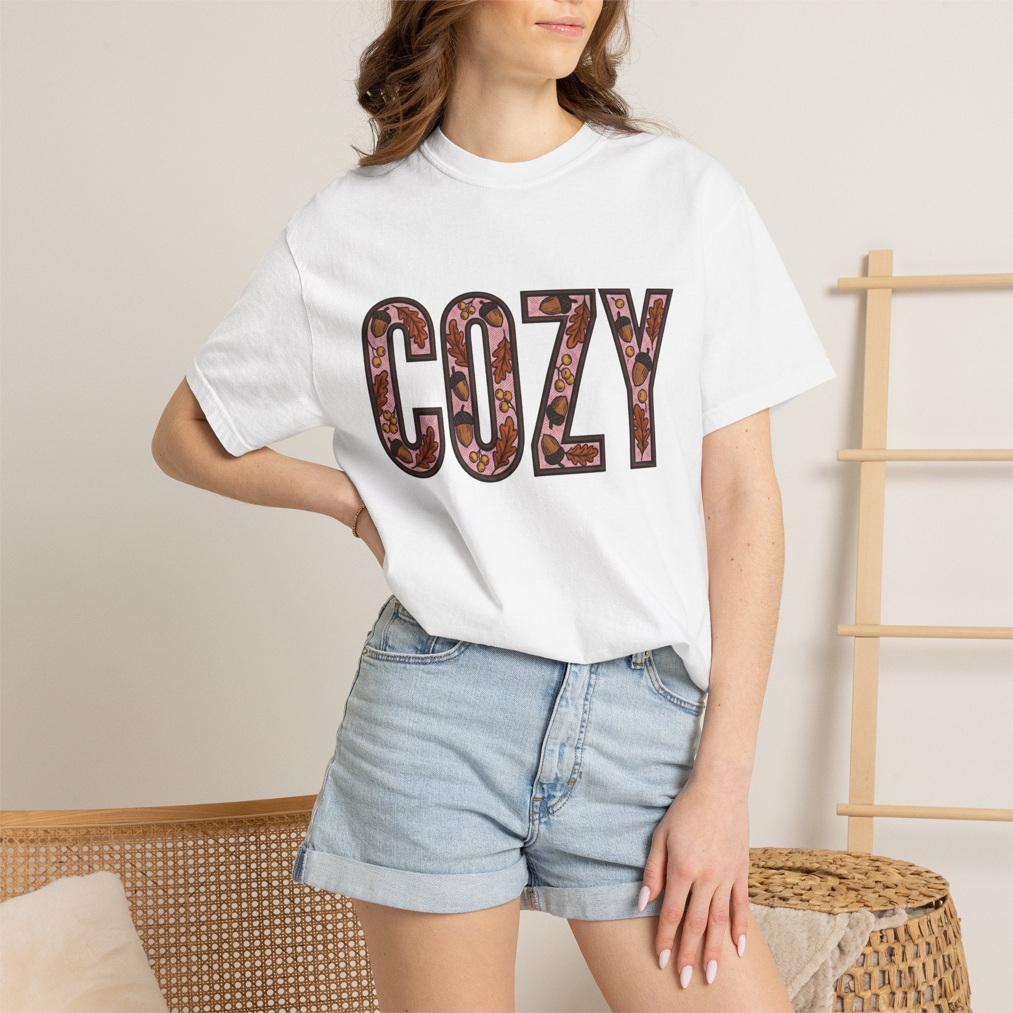Acorn Leaf Design Shirt Fall Hygge Gift Women Stitched Tee Acorn T-Shirt Autumn Fan Embroidery Tshirt Cozy Graphic Vintage Oak Foliage
