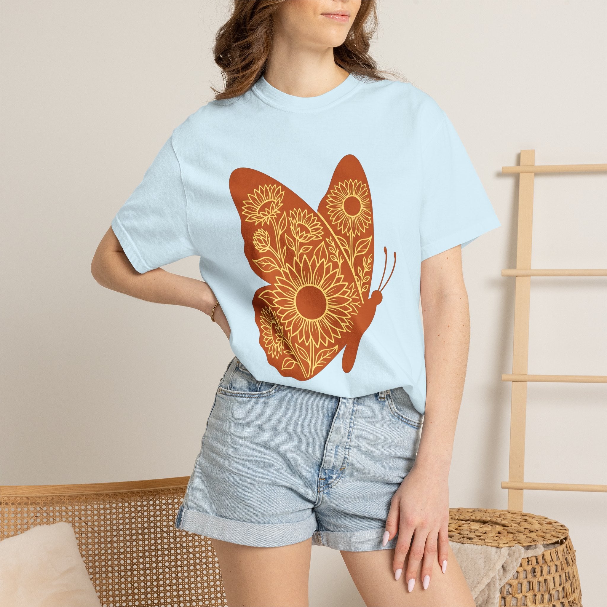 Butterfly Sunflower Shirt Animals & Flowers Outdoors Gift Women Rustic Tee Sunflower T-Shirt Floral Fan Vintage Tshirt Nature Graphic Simple