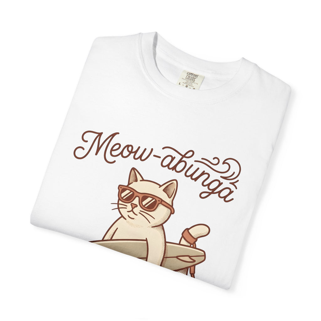 Kitty Surfer Shirt Cat Shore Gift Women Line Art Tee Cat T-Shirt Feline Fan Minimalist Tshirt Beach Graphic Classic Cool Glasses Tshirt