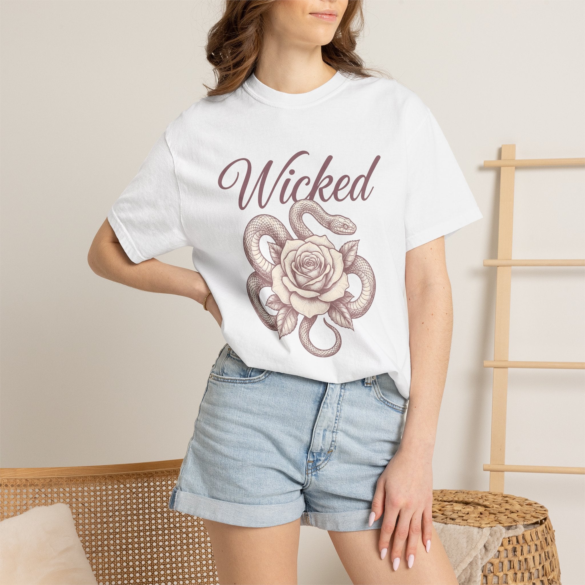 Snake Rose Shirt Gothic Floral Gift Women Tattoo Tee Serpent T-Shirt Dark Fan Ink Tshirt Bouquet Graphic Vintage Flower Tshirt