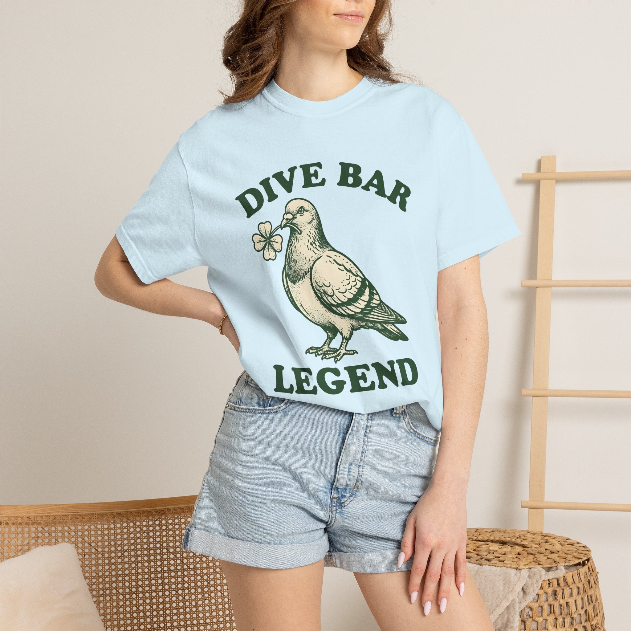 Pigeon Shamrock Shirt St Patrick's Day Liquor Gift Women Rustic Tee Dove T-Shirt St Patricks Fan Vintage Tshirt Cocktail Graphic Line Art