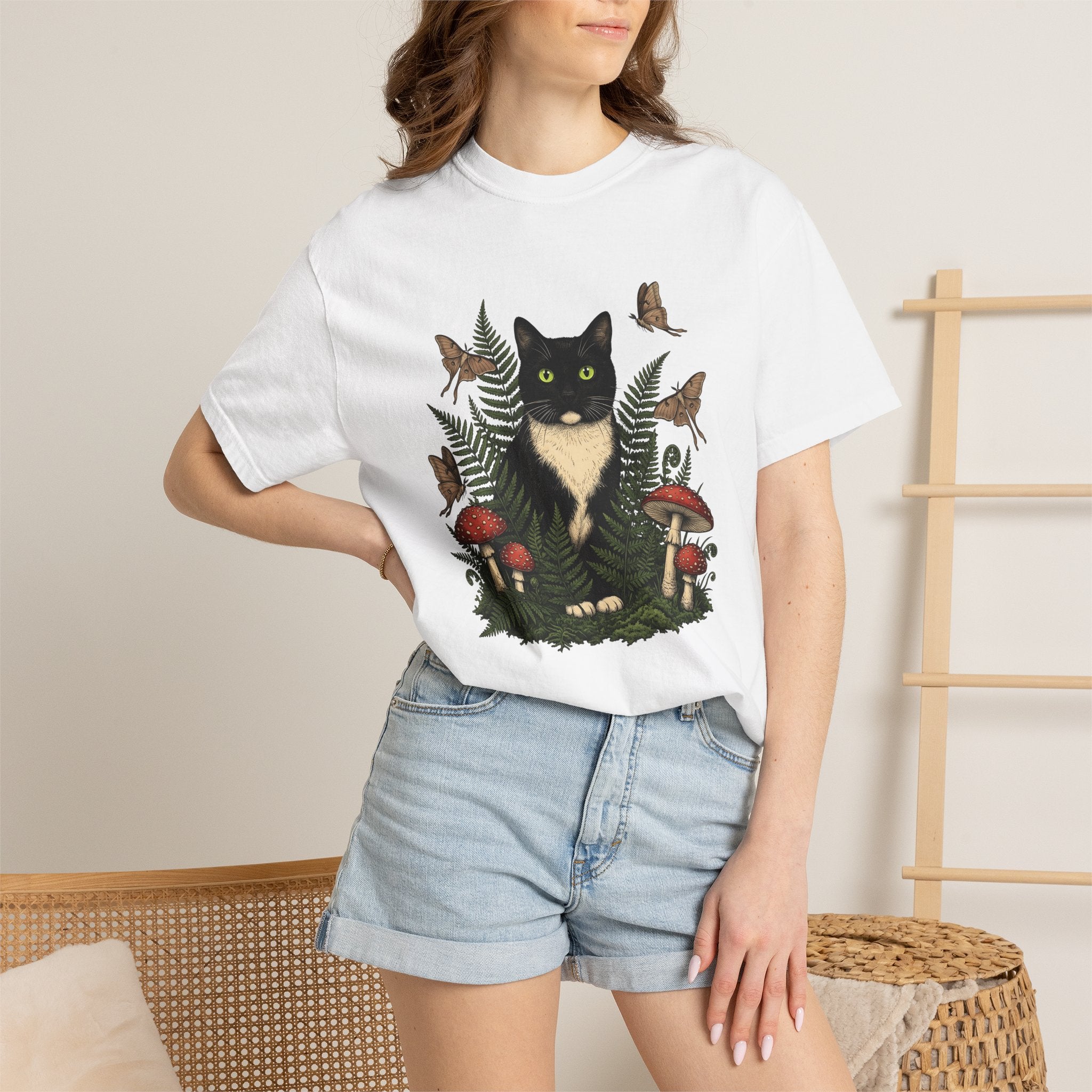 Black Cat Shirt Cat Environment Gift Women Garden Tee Cat T-Shirt Feline Fan Whimsy Graphic Conservation Illustration Classic Mushrooms