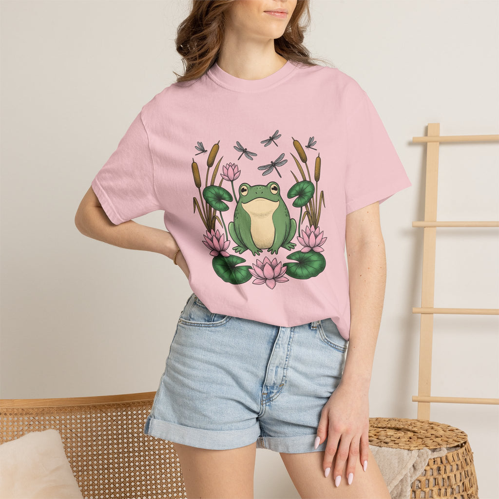 Frog Water Lily Shirt Animals & Flowers Wildlife Gift Women Floral Tee Toad T-Shirt Animal Fan Botanical Tshirt Wildlife Graphic Retro