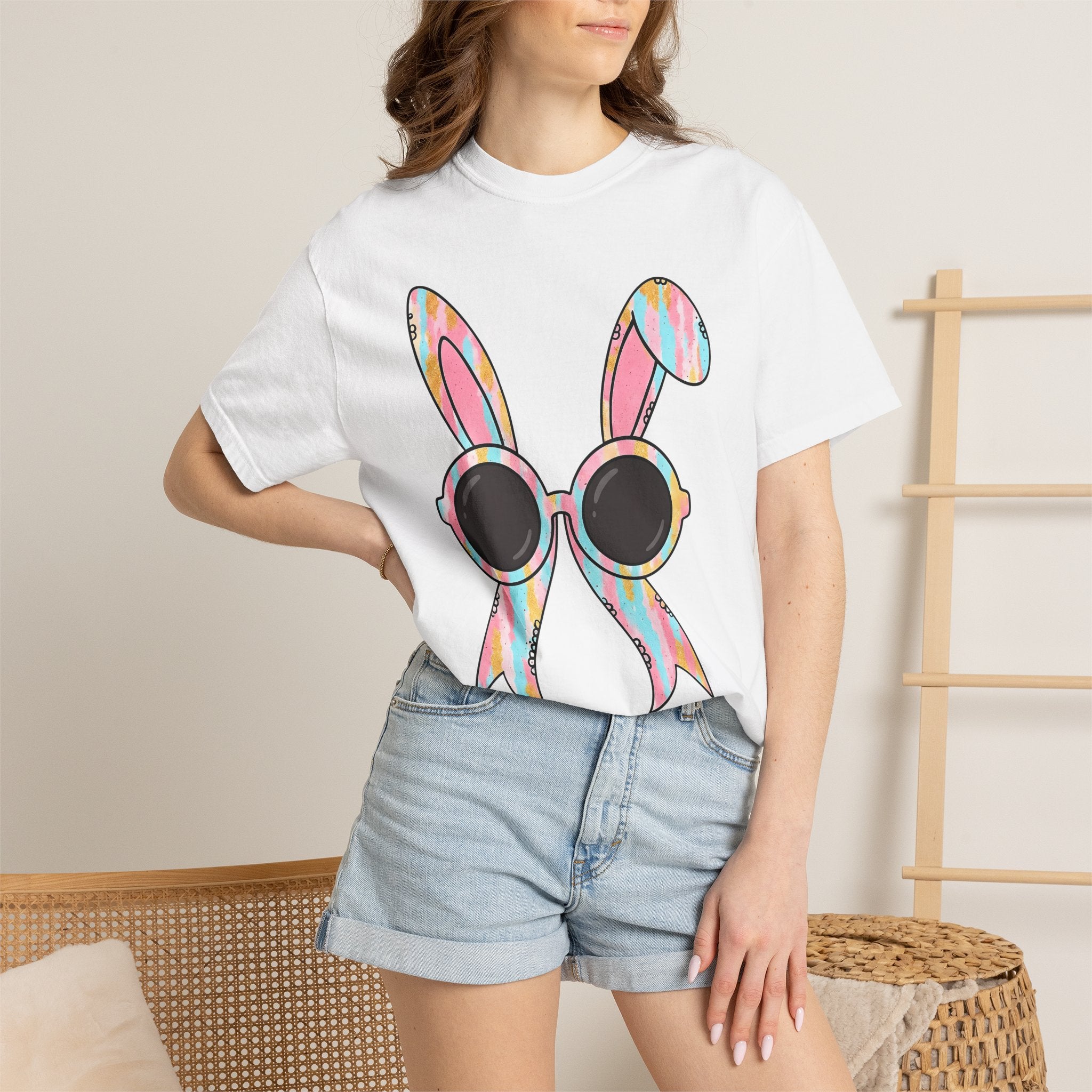 Bunny Glasses Shirt Easter Animal Gift Women Pastel Tee Rabbit T-Shirt Easter Fan Soft Tshirt Creature Graphic Retro Sunglasses Tshirt