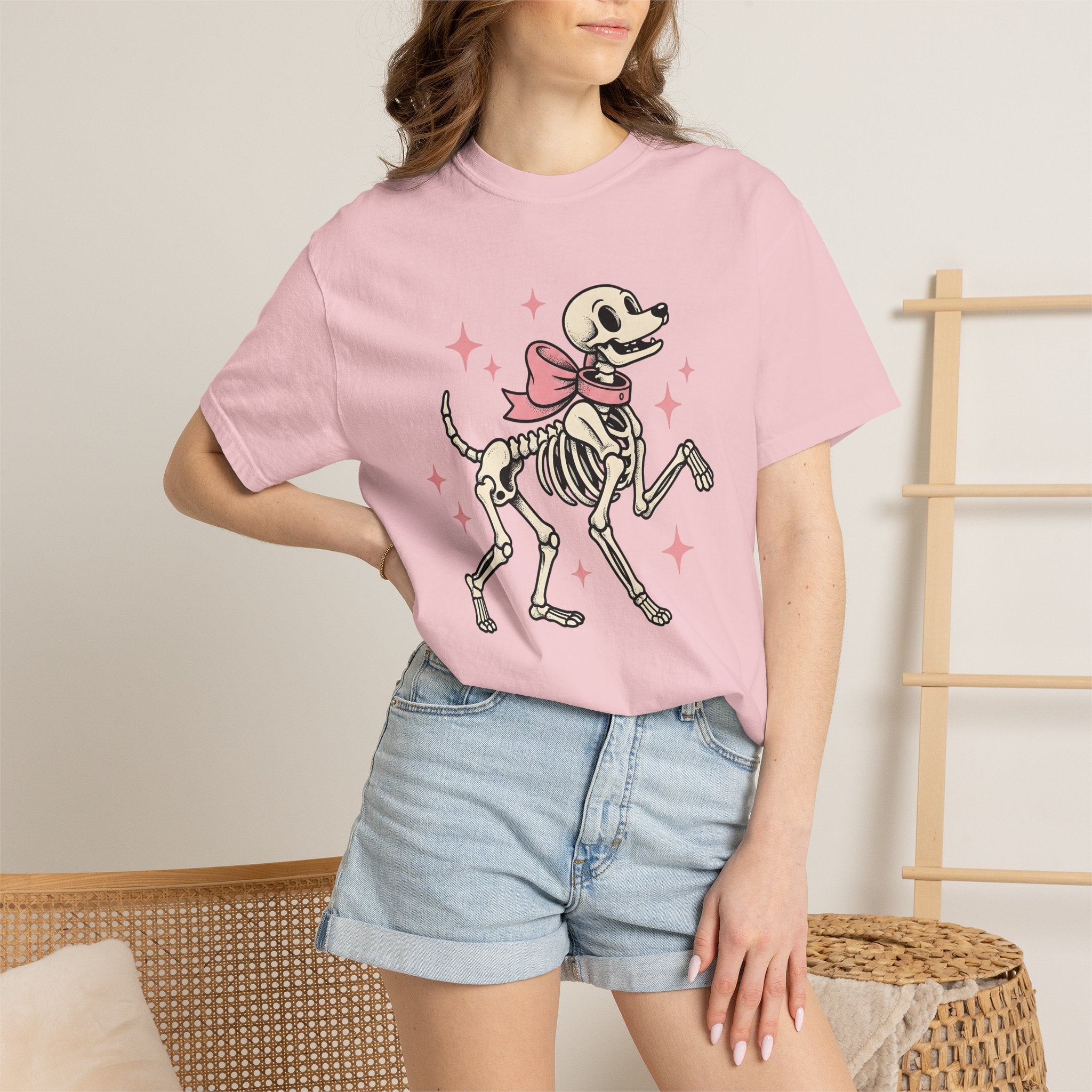 Dog Skeleton Shirt Halloween Dog Gift Women Cartoon Tee Skeleton T-Shirt Spooky Fan Spooky Graphic Halloween Design Retro Bow Tshirt