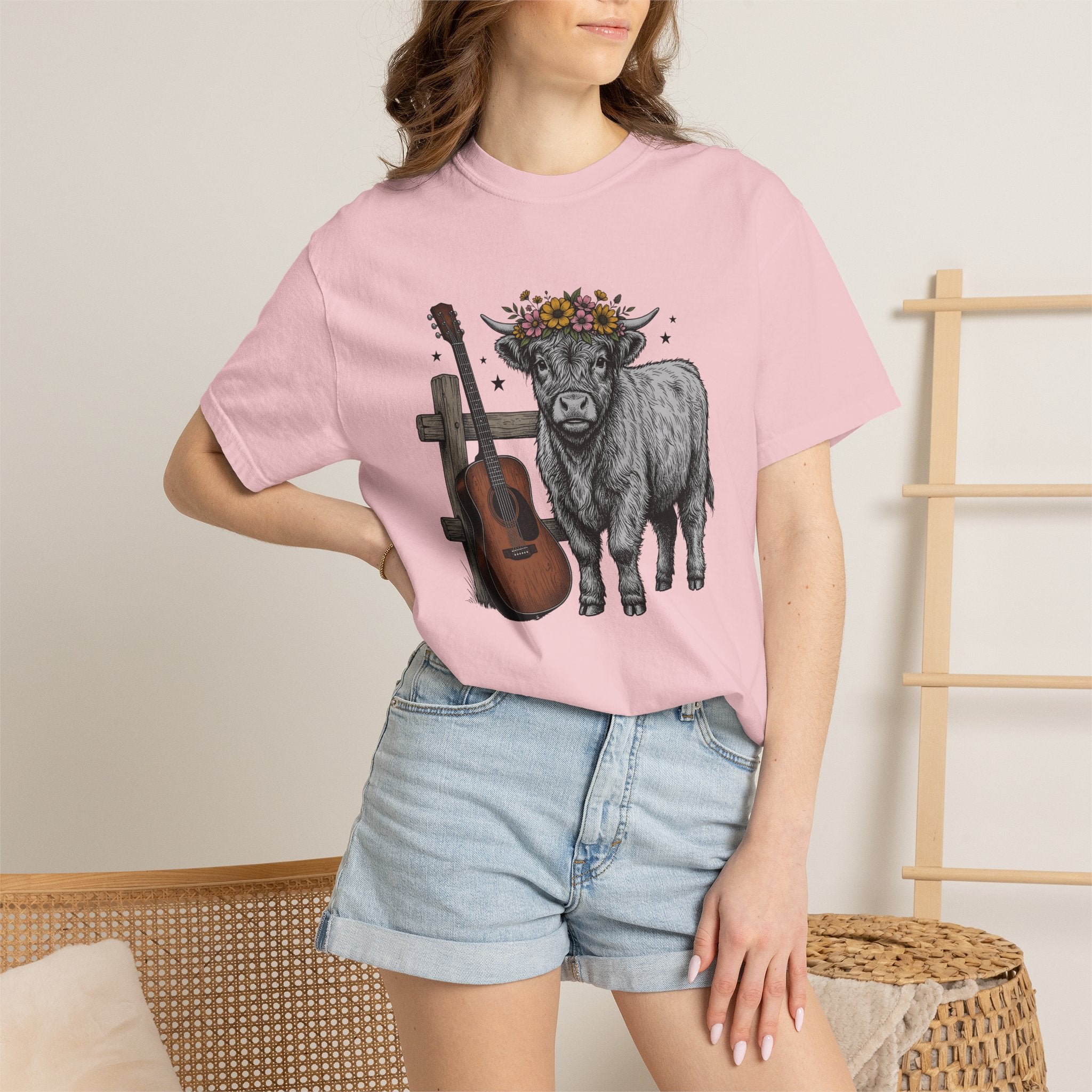 Horned Cow Shirt Cowgirl Western Wear Gift Women Tribal Tee Bull T-Shirt Rodeo Fan Country Tshirt Western Graphic Old School Six String
