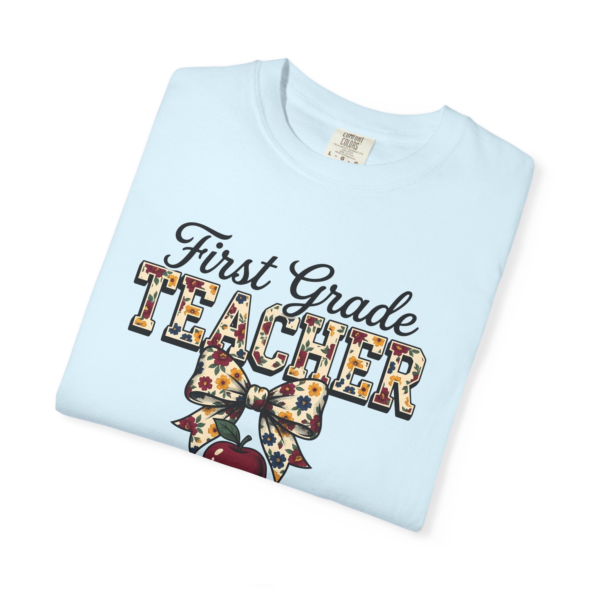 Apple Books Bow Shirt Teacher School Gift Women Floral Tee Book T-Shirt Educator Enthusiast Botanical Tshirt Classroom Graphic Retro Stacked
