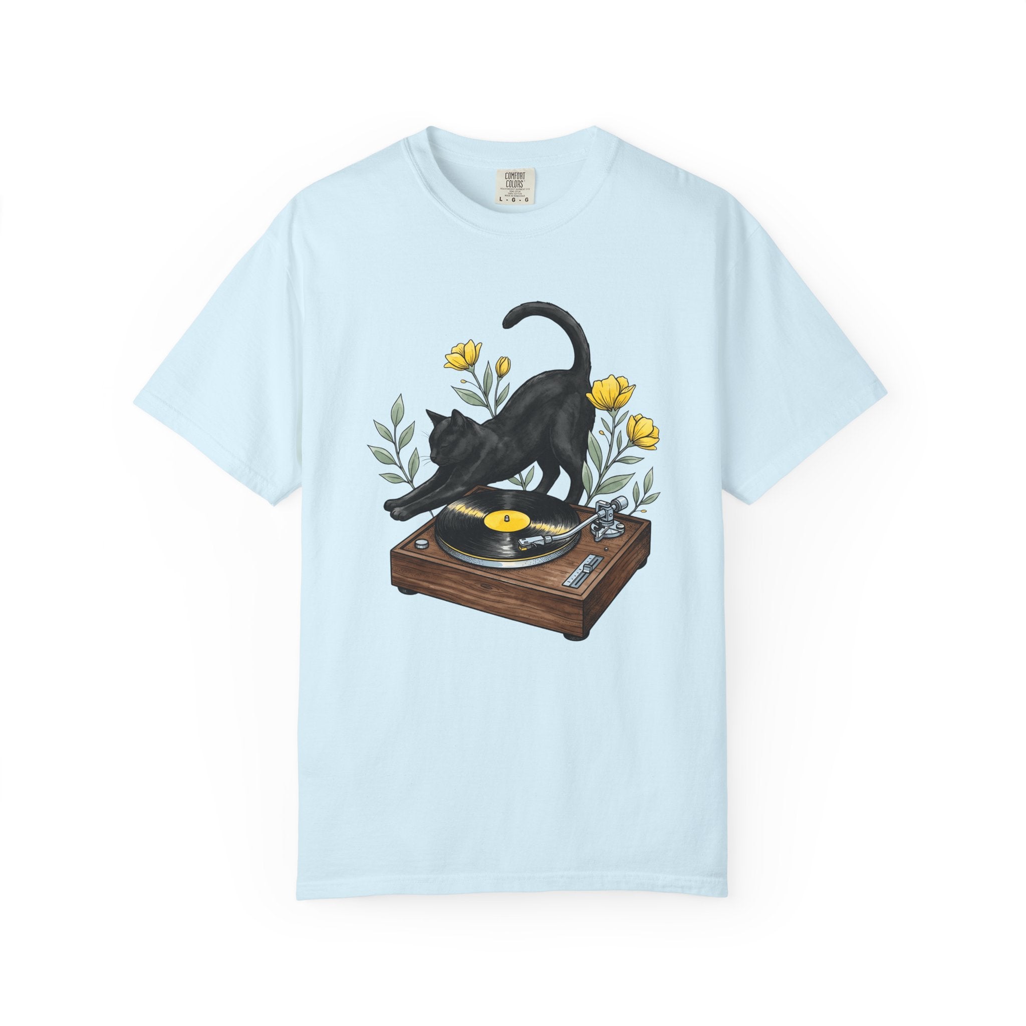 Black Cat Shirt Cat Music Gift Women Hand Drawn Tee Kitty T-Shirt Feline Fan Illustrated Graphic Musician Design Vintage Record Player