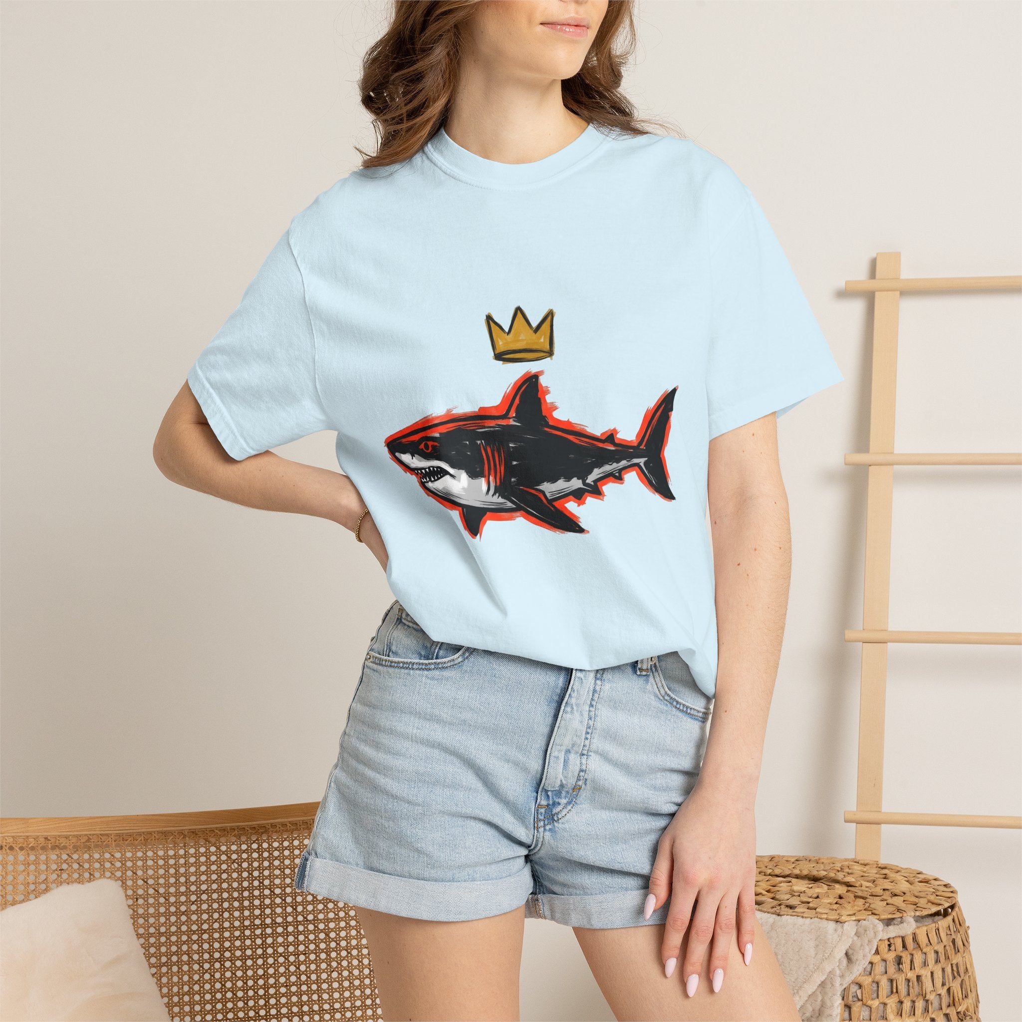 Great White Crown Shirt Shark Fauna Gift Women Flat Design Tee Crown T-Shirt Shark Fan Graphic Illustration Stencil Coronet Tshirt