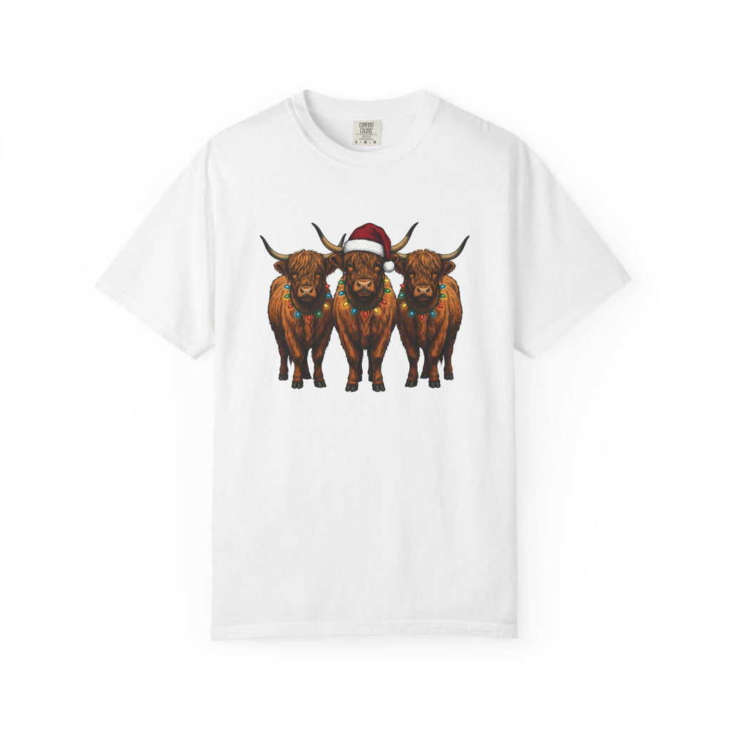 Scottish Cow Herd Shirt Christmas Livestock Gift Women Cartoon Tee Cowherd T-Shirt Xmas Fan Cow Graphic Rustic String Lights Tshirt