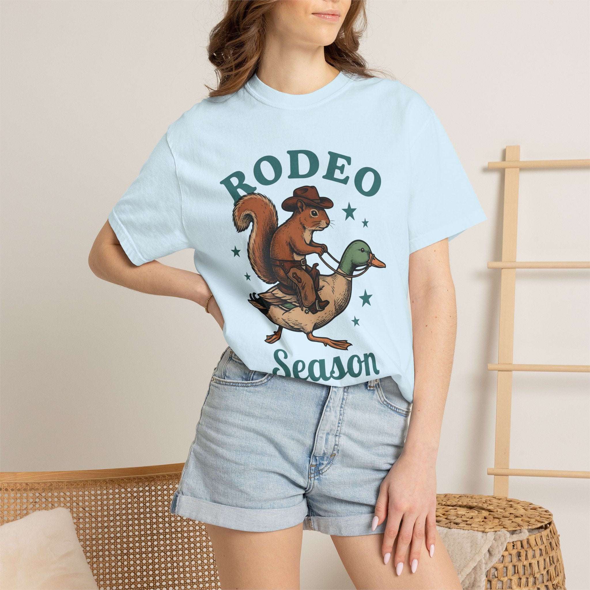 Squirrel Cowboy Shirt Animal Cowboy Gift Women Retro Tee Rodent T-Shirt Wildlife Fan Vintage Tshirt Rodeo Graphic Sketch Duck Tshirt