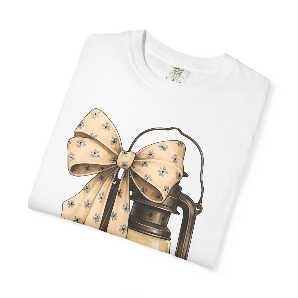Lantern Lamp Shirt Cowgirl Rodeo Gift Women Shabby Chic Tee Lantern T-Shirt Cowgirl Fan Rustic Tshirt Rodeo Graphic Old Fashioned Flower Bow