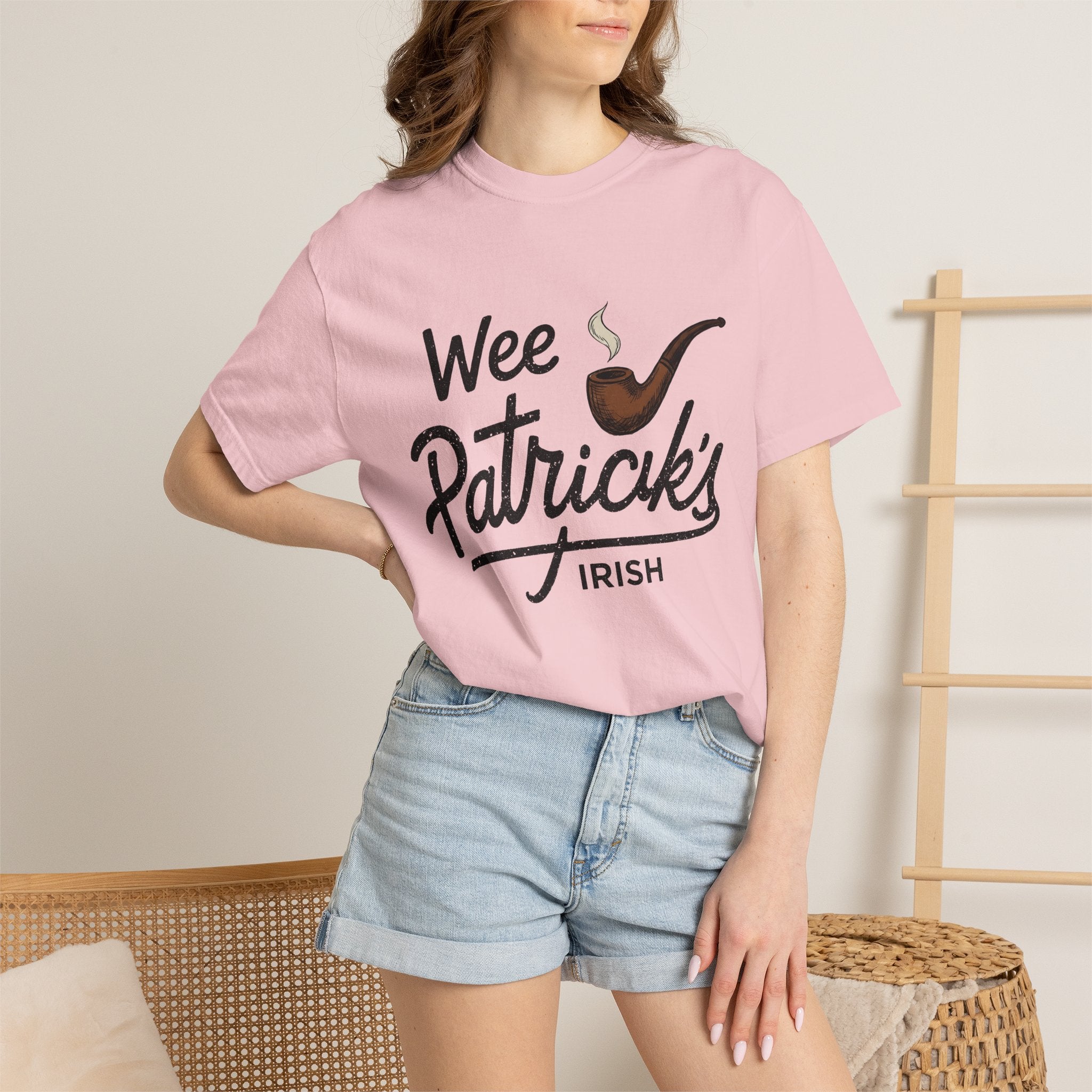 Pipe Smoking Shirt St Patrick's Day Ireland Gift Women Drawing Tee Tobacco Smoking T-Shirt Shamrock Fan Smoking Art Tshirt Emerald Graphic