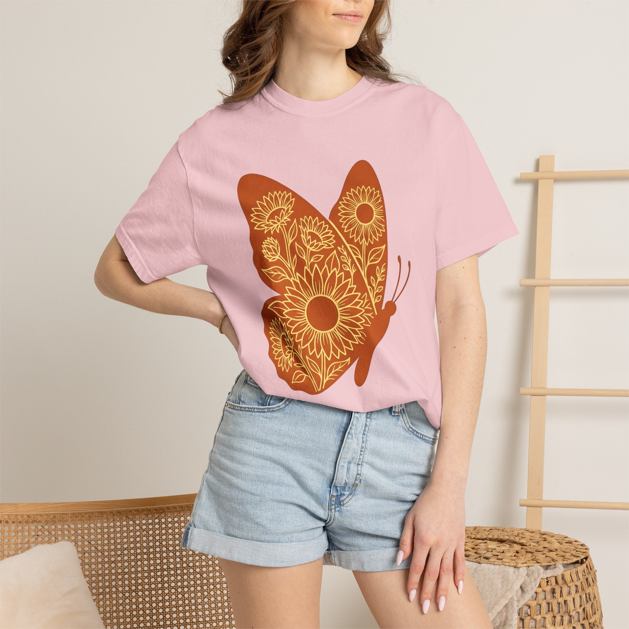 Butterfly Sunflower Shirt Animals & Flowers Outdoors Gift Women Rustic Tee Sunflower T-Shirt Floral Fan Vintage Tshirt Nature Graphic Simple