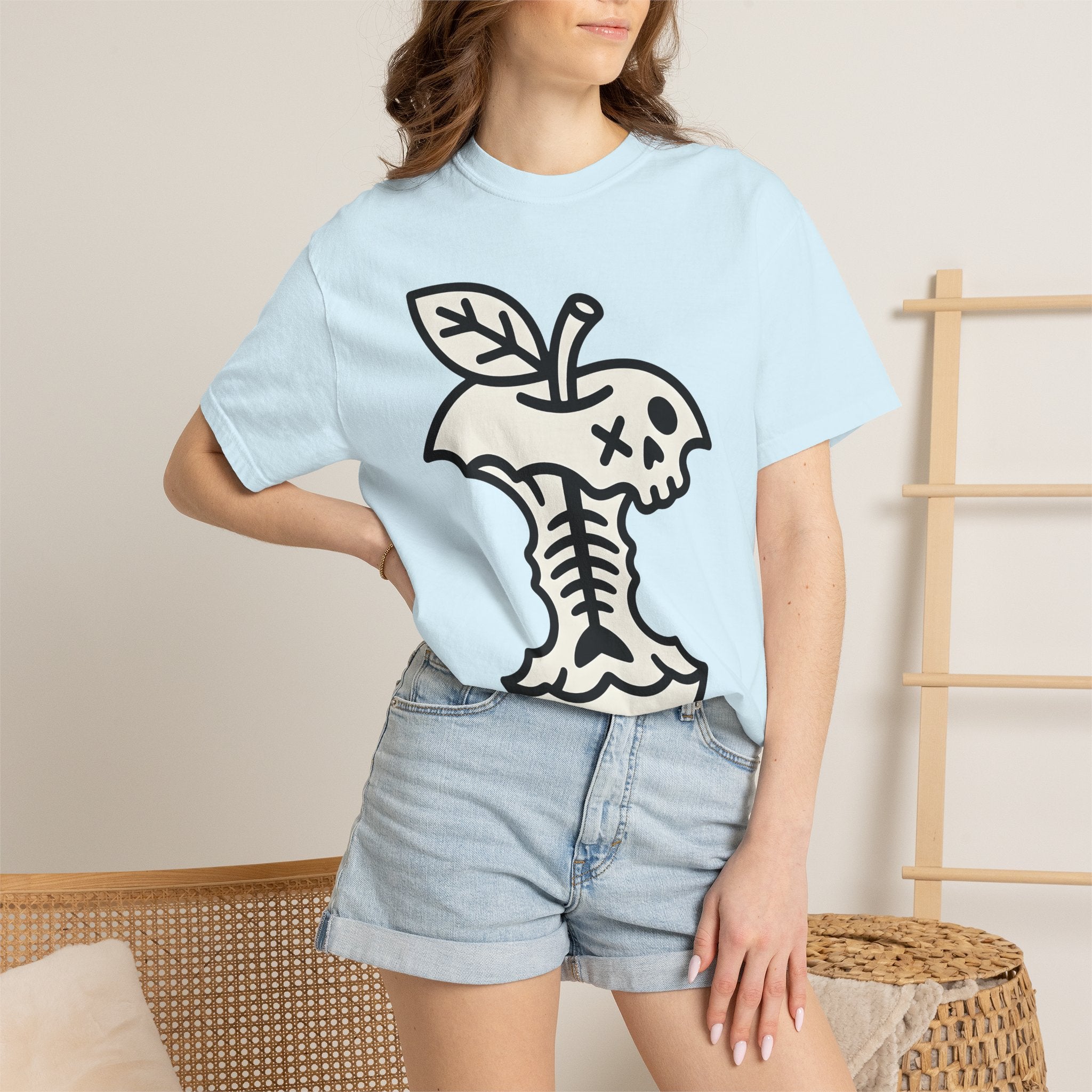 Skull Apple Core Shirt Skull Goth Gift Women Bold Line Art Tee Apple Core T-Shirt Skeleton Fan Graphic Tshirt Dark Graphic Minimalist Leaf