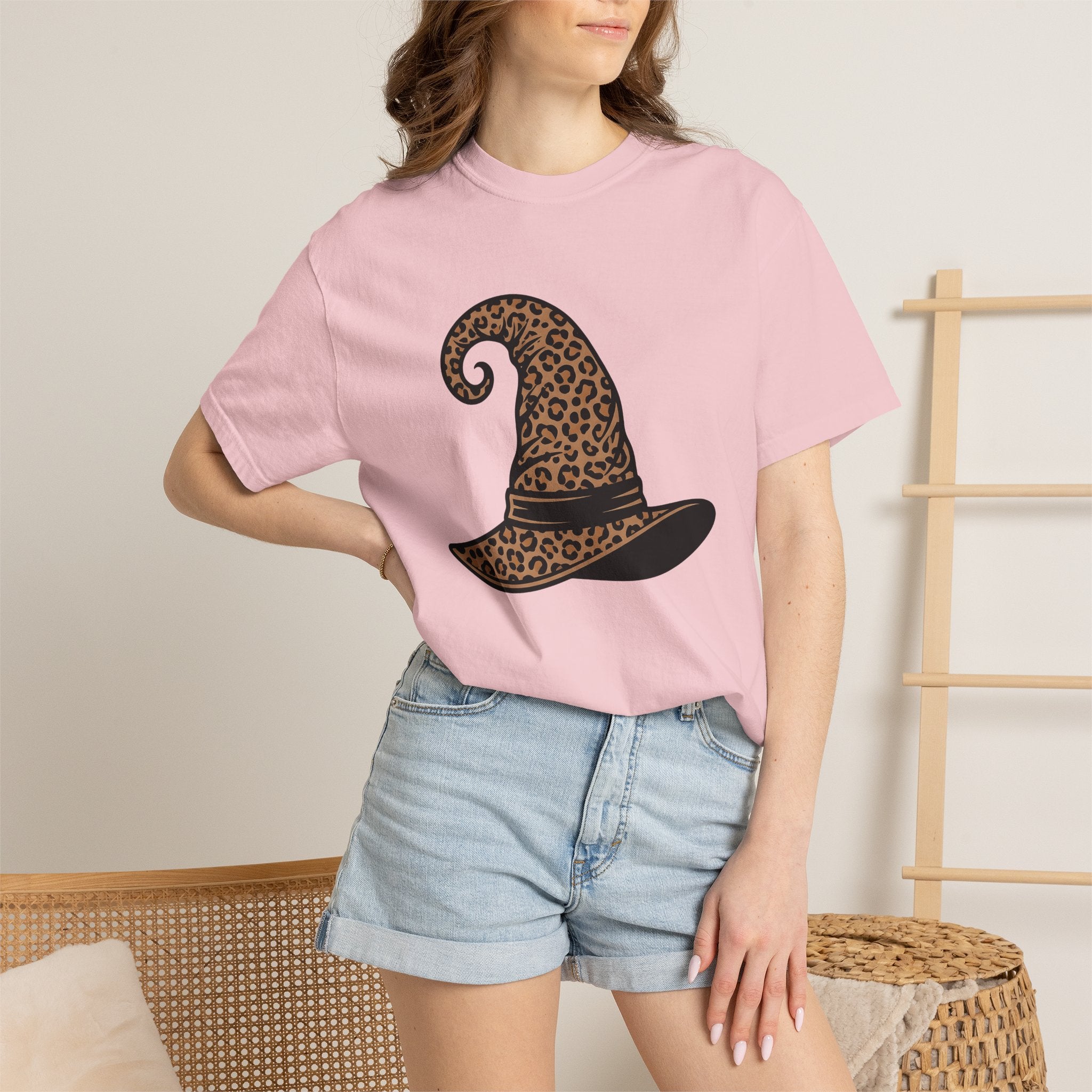Wildcat Witch Hat Shirt Halloween Outfit Gift Women Popular Tee Witch Hat T-Shirt Halloween Fan Retro Tshirt Fashion Graphic Nostalgic