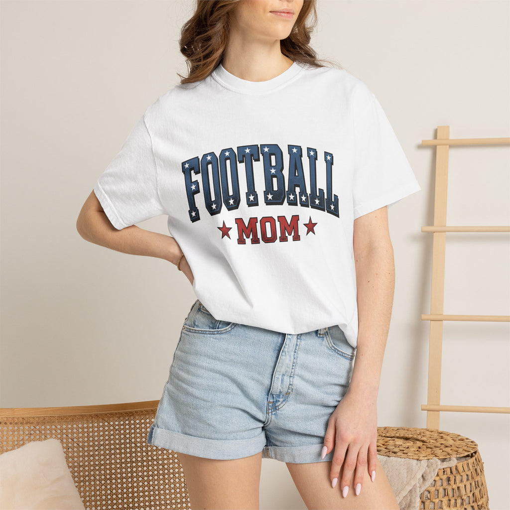 Football Stars Shirt Moms Sports Gift Women Varsity Tee Soccer Players T-Shirt Mom Fan Athletic Graphic Illustration Vintage Design Retro
