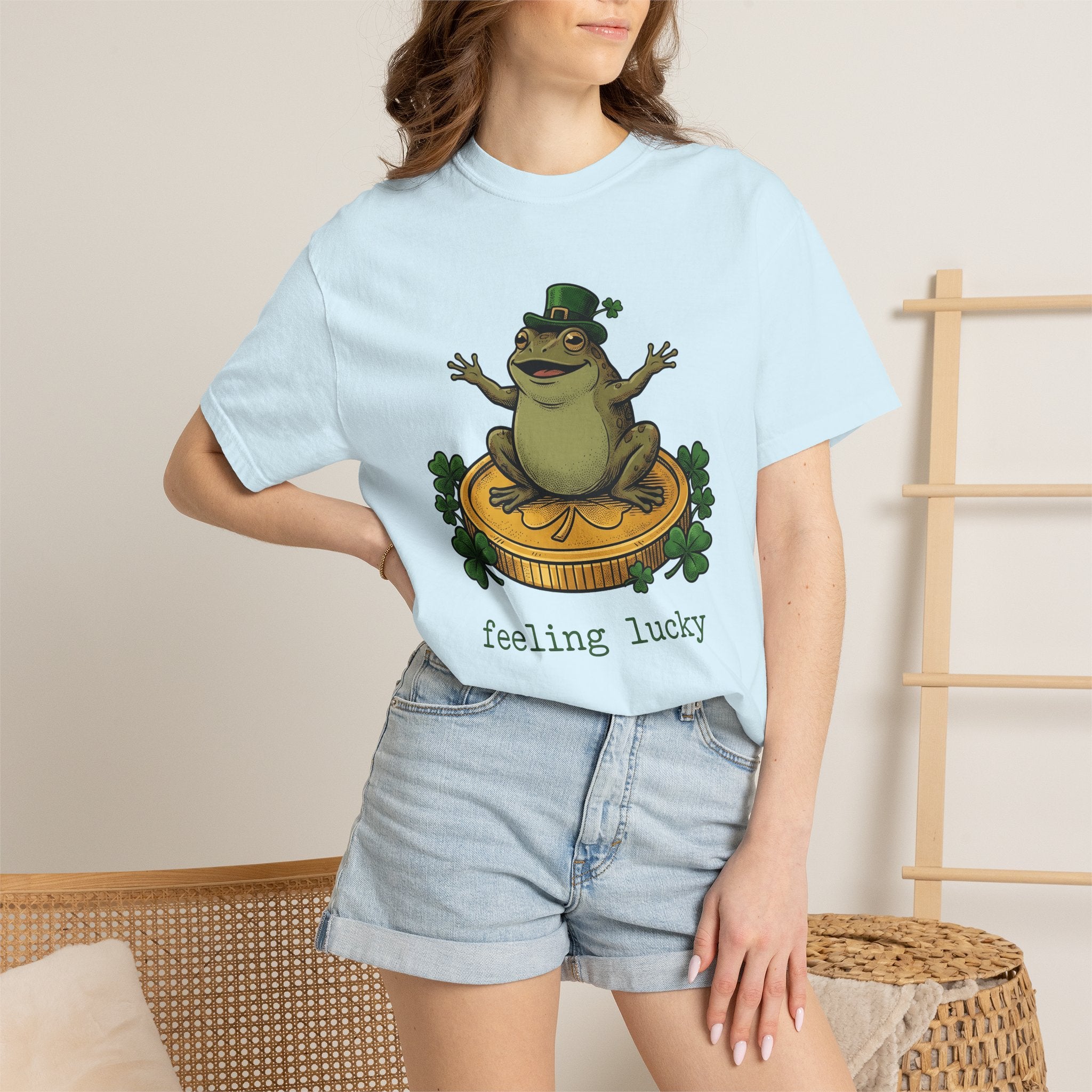 Frog Coin Shirt St Patrick's Day Lucky Gift Women Vintage Tee Coin T-Shirt Patrick's Day Fan Retro Tshirt Fortune Graphic Hand Drawn