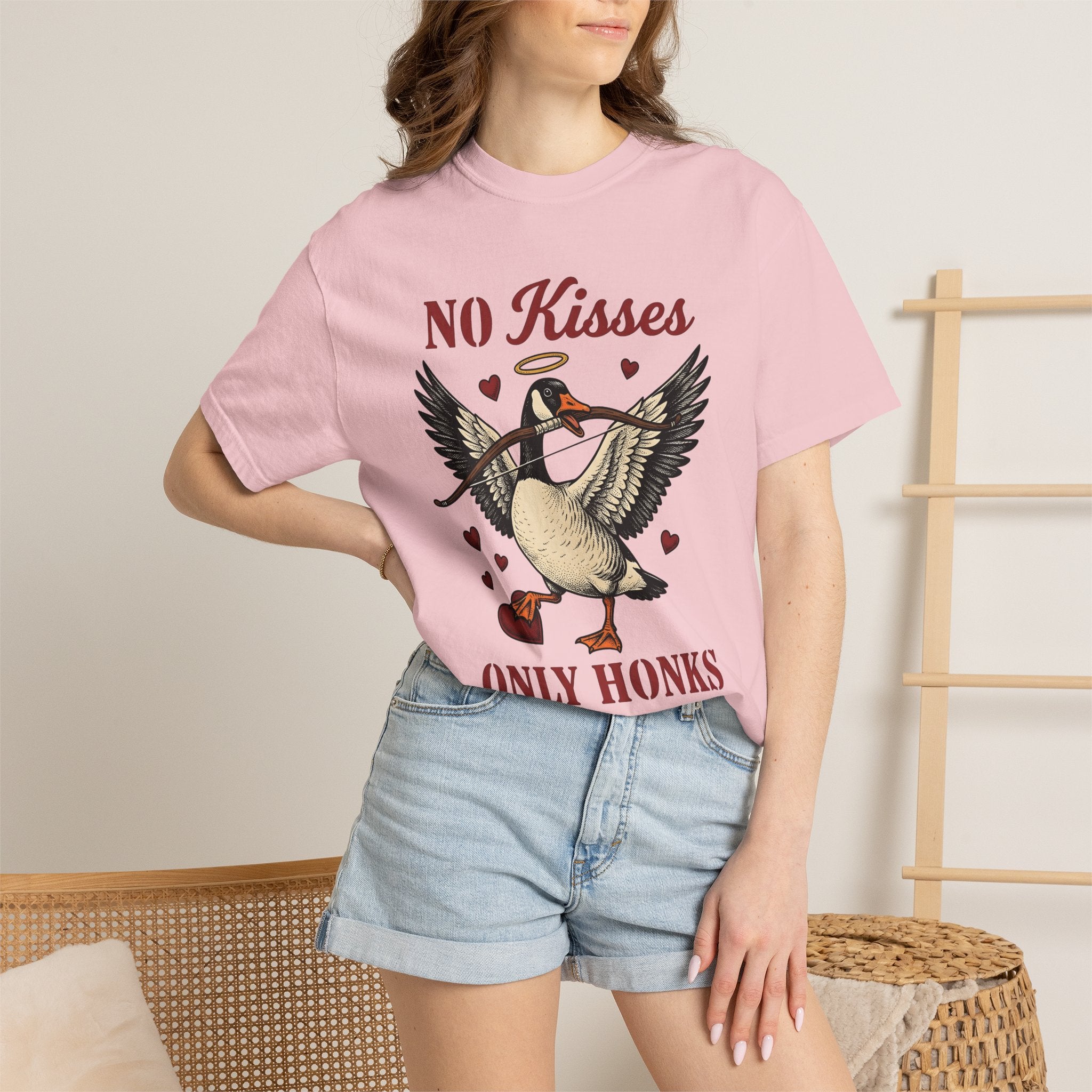 Goose Cupid Shirt Valentines Day Animal Gift Women Vintage Graphic Tee Goose T-Shirt Valentine Fan Retro Tshirt Creature Graphic Hand Drawn