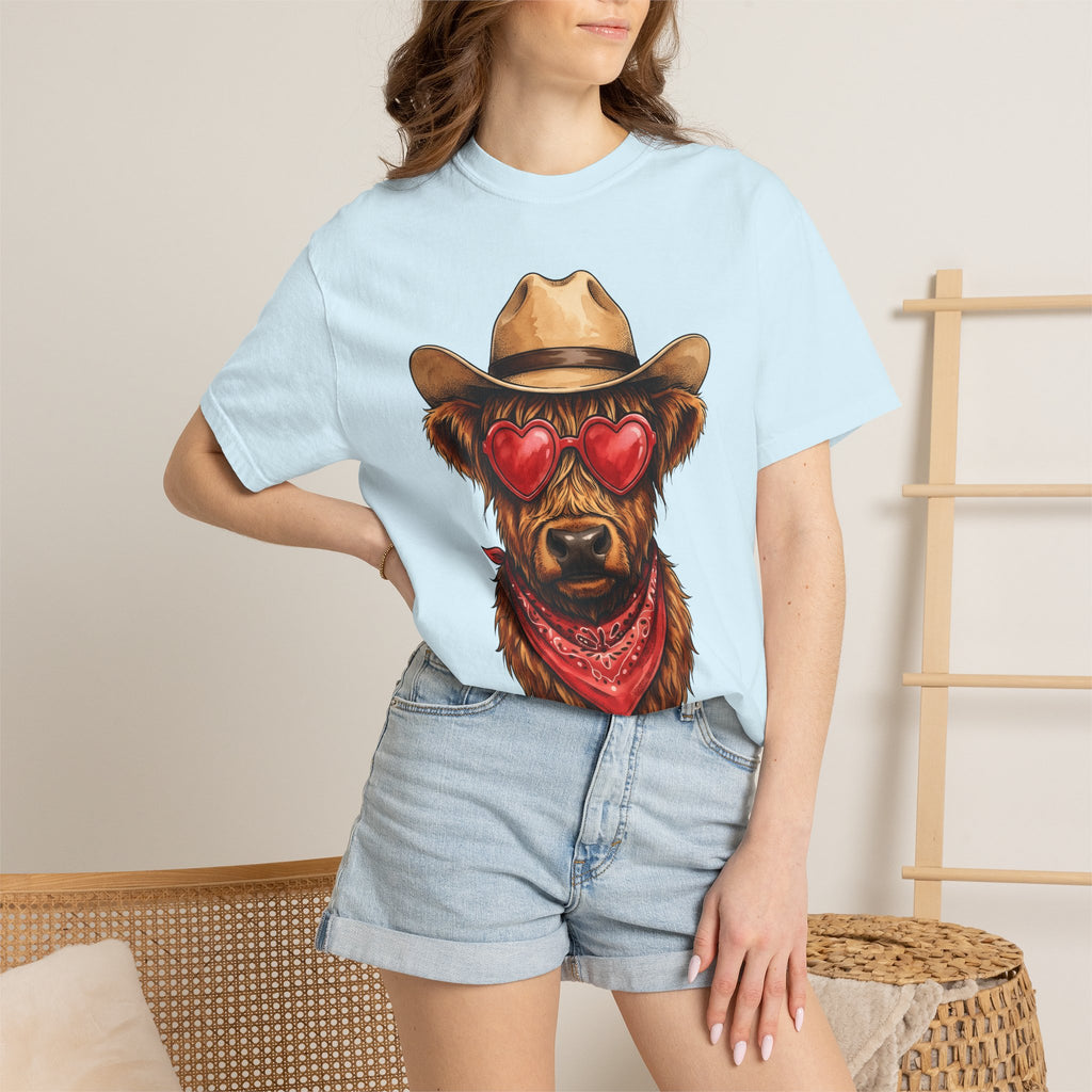 Scottish Cow Shirt Cowgirl Cowboy Gift Women Bohemian Tee Highland Cow T-Shirt Rodeo Fan Western Tshirt Cowboy Graphic Retro Heart Glasses