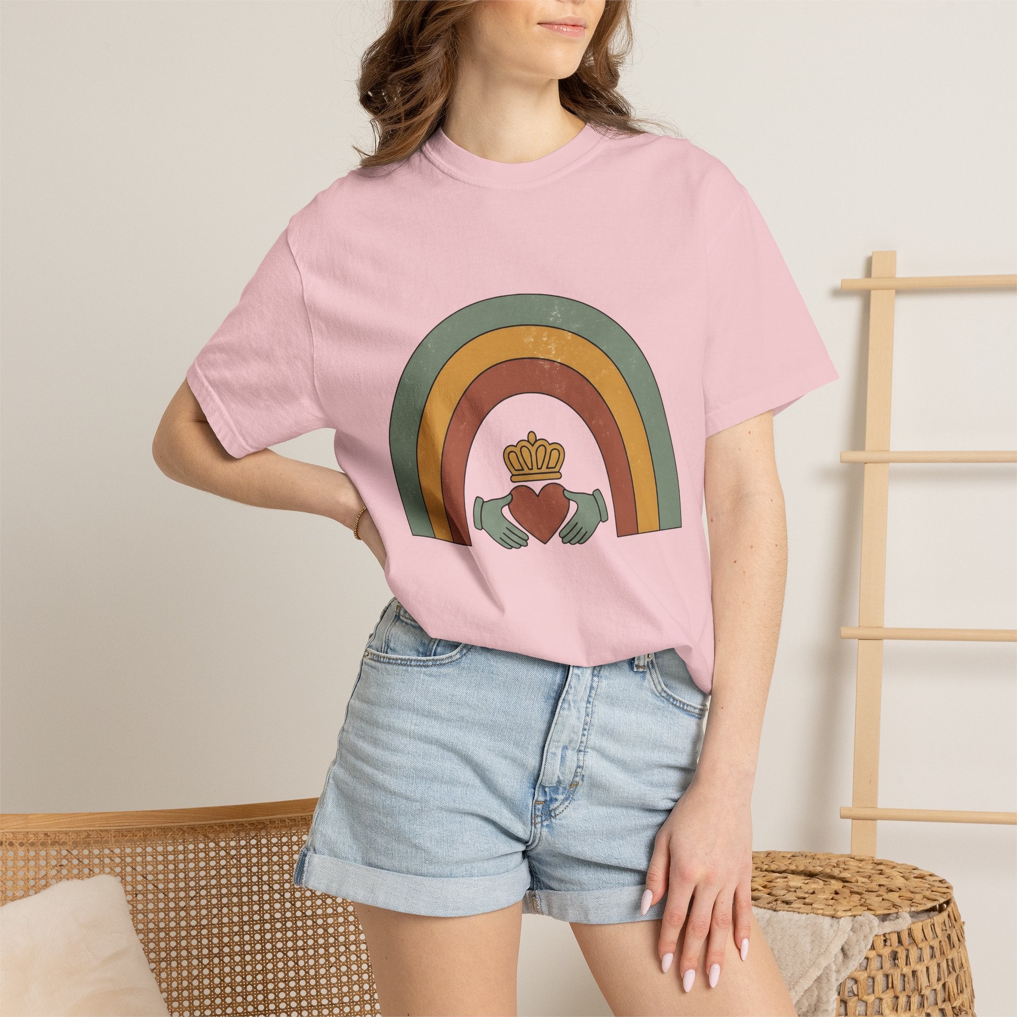 Claddagh Rainbow Shirt St Patrick's Day Celtic Gift Women Bohemian Tee Shamrock T-Shirt Luck Fan Celtic Knot Graphic Tshirt Retro Tiara