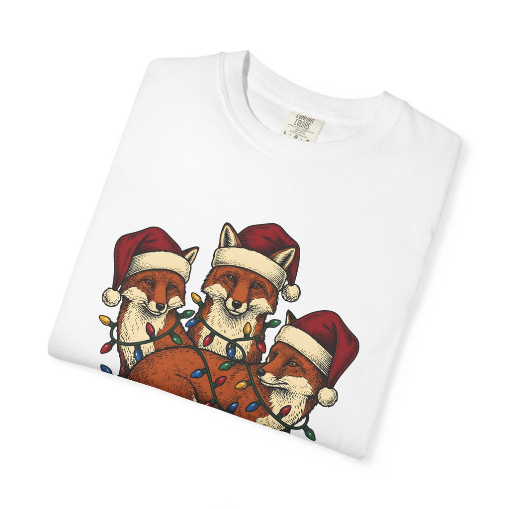 Fox Trio Shirt Christmas Animals Gift Women Hand Drawn Tee Foxes T-Shirt Christmas Fan Fox Illustration Vintage Christmas Lights Tshirt