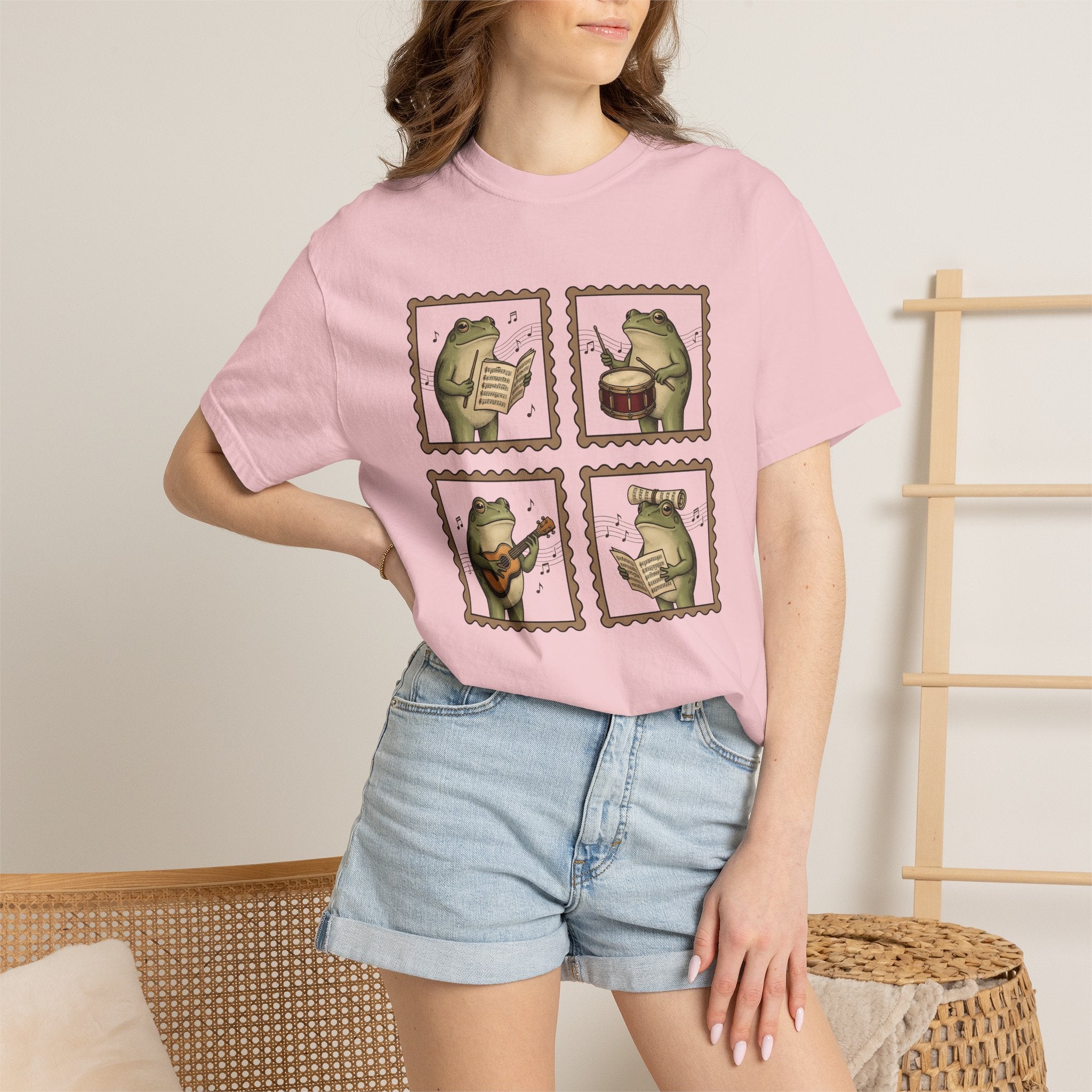 Frog Players Shirt Music Critters Gift Women Sketch Tee Toad T-Shirt Music Fan Drawing Tshirt Antique Melody Signs Tshirt