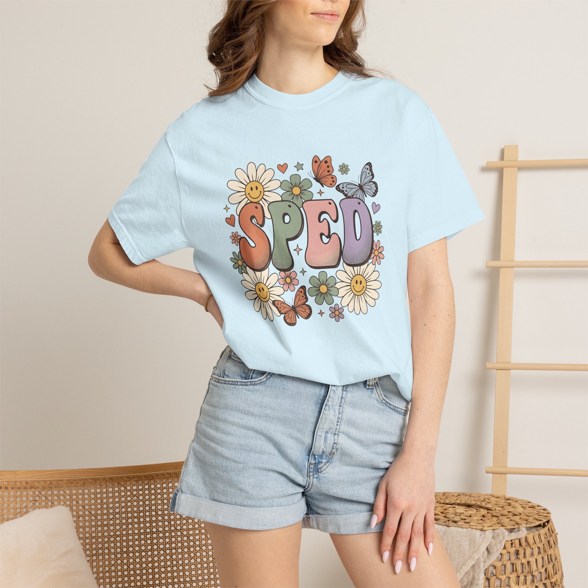Happy Flowers Shirt Teachers School Gift Women Vintage Tee Florals T-Shirt Educator Enthusiast Retro Tshirt Classroom Graphic Sketch Bugs