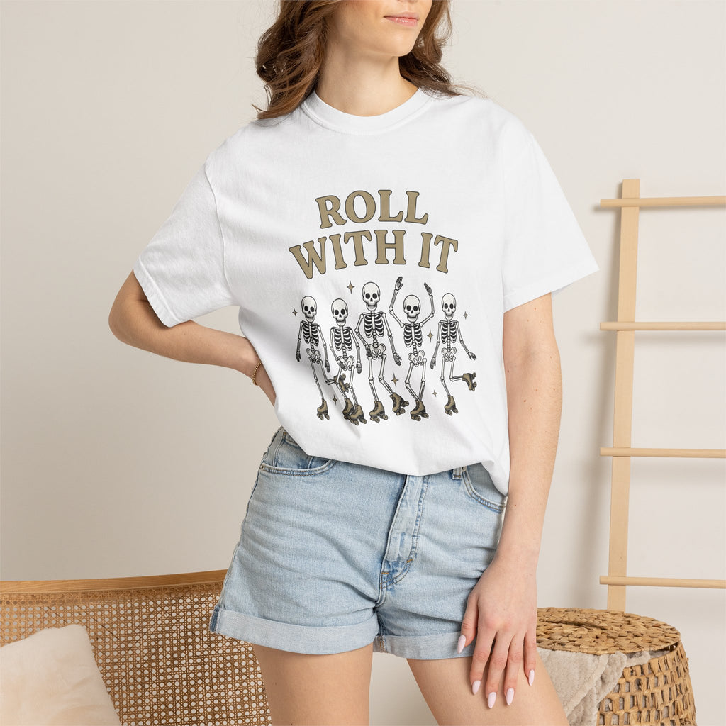 Skeleton Roller Skaters Shirt Roller Skating Halloween Gift Women Retro Tee Skeleton T-Shirt Roller Derby Fan Retro Style Tshirt Spooky