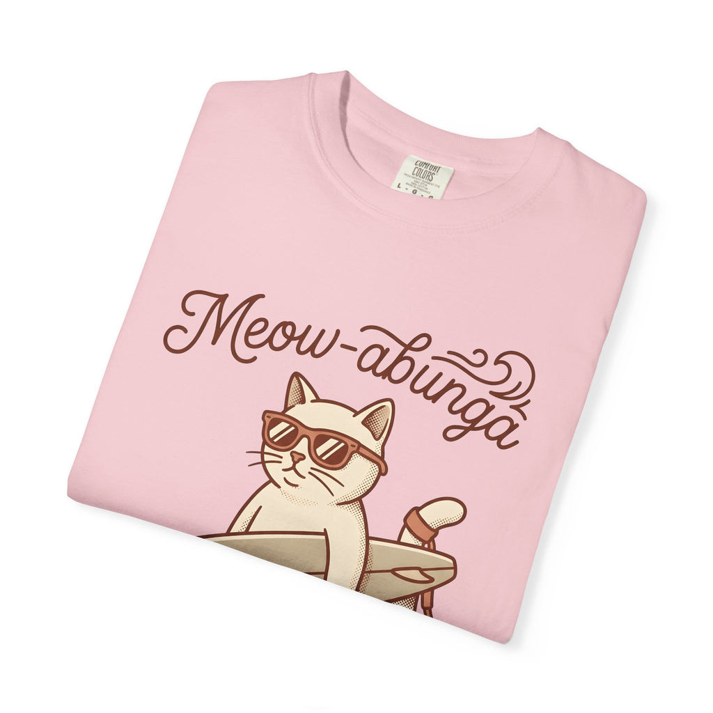 Kitty Surfer Shirt Cat Shore Gift Women Line Art Tee Cat T-Shirt Feline Fan Minimalist Tshirt Beach Graphic Classic Cool Glasses Tshirt