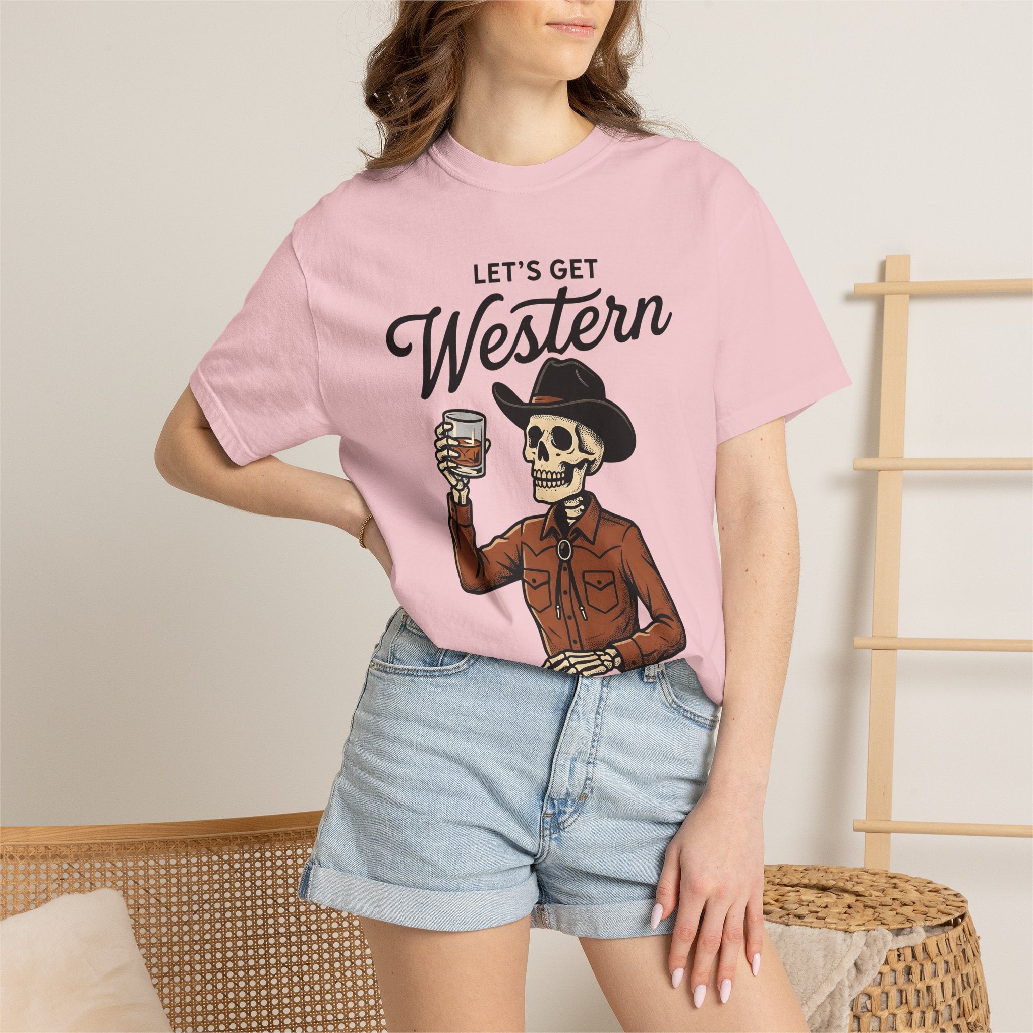 Western Skeleton Shirt Western Halloween Gift Women Vintage Tee Skeleton T-Shirt Cowboy Fan Outfit Graphic Halloween Design Retro Whiskey