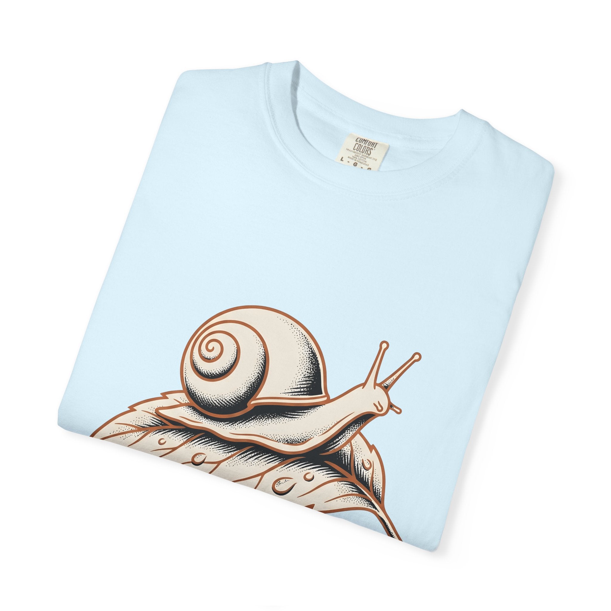 Garden Snail Leaf Shirt Snail Outdoors Gift Women Retro Tee Snail Shell T-Shirt Slug Fan Garden Tshirt Vintage Graphic Outdoors Design