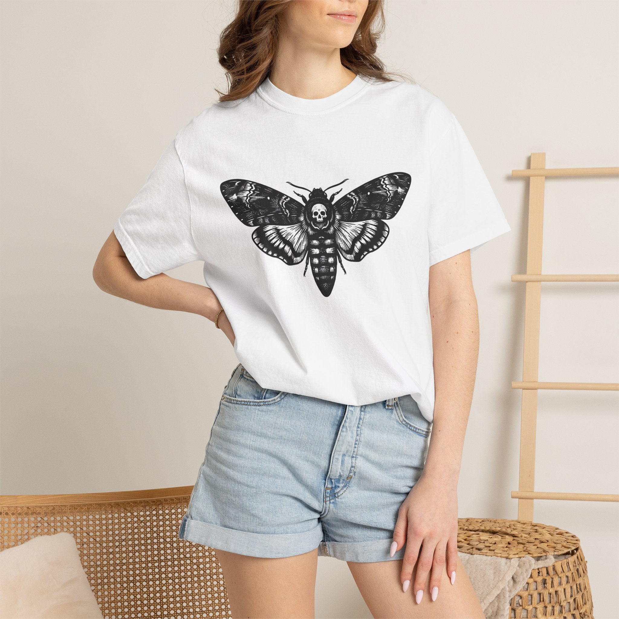 Undead Moth Shirt Gothic Creepy Crawlies Gift Women Macabre Tee Moth T-Shirt Dark Fan Morbid Tshirt Bug Graphic Sketch Skull Face Tshirt