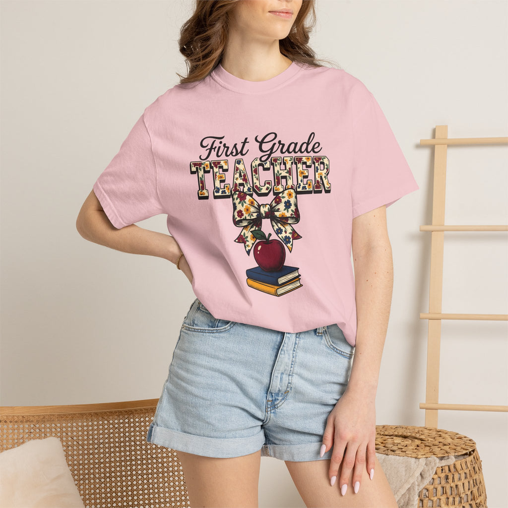 Apple Books Bow Shirt Teacher School Gift Women Floral Tee Book T-Shirt Educator Enthusiast Botanical Tshirt Classroom Graphic Retro Stacked