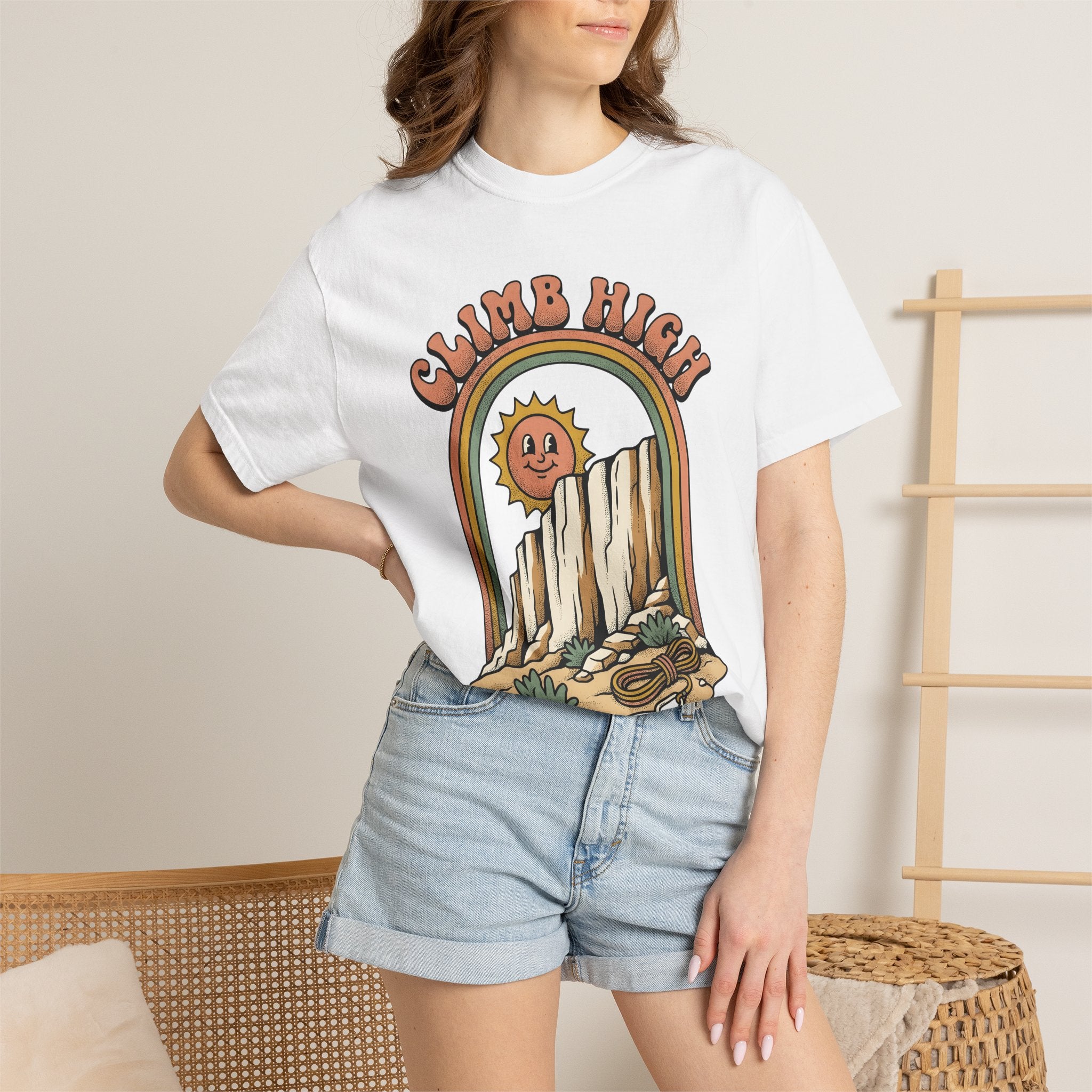 Mountain Graphic Shirt Climbing Adventure Gift Women Retro Tee Peak T-Shirt Climber Enthusiast Distressed Tshirt Exploration Graphic Vintage