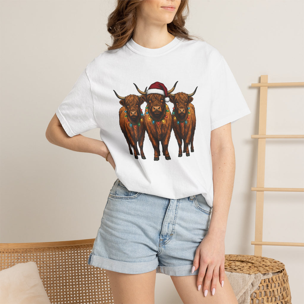 Scottish Cow Herd Shirt Christmas Livestock Gift Women Cartoon Tee Cowherd T-Shirt Xmas Fan Cow Graphic Rustic String Lights Tshirt