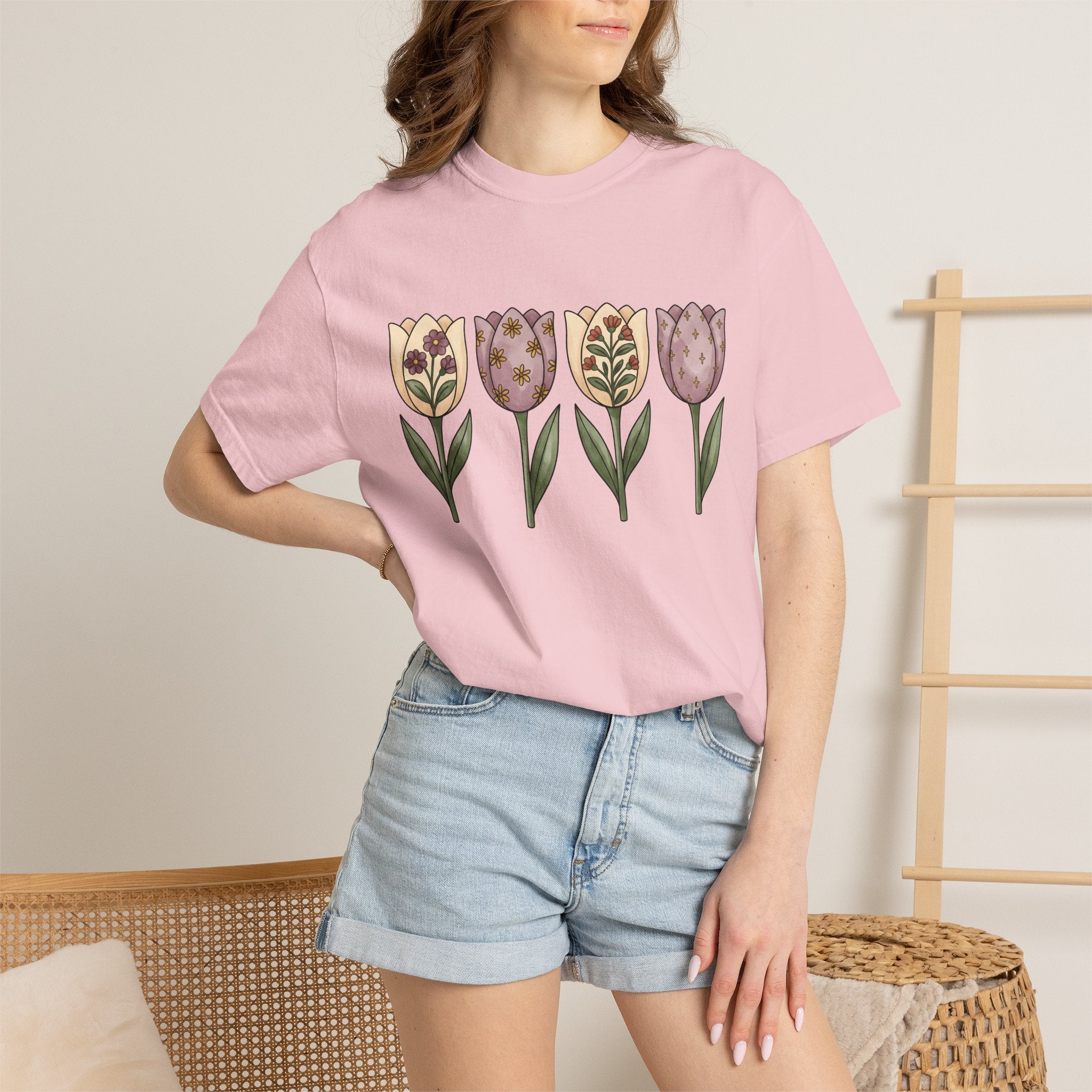 Tulip Bouquet Shirt Easter Blossom Gift Women Tribal Tee Flower Arrangement T-Shirt Spring Fan Floral Tshirt Bloom Graphic Painterly Flower
