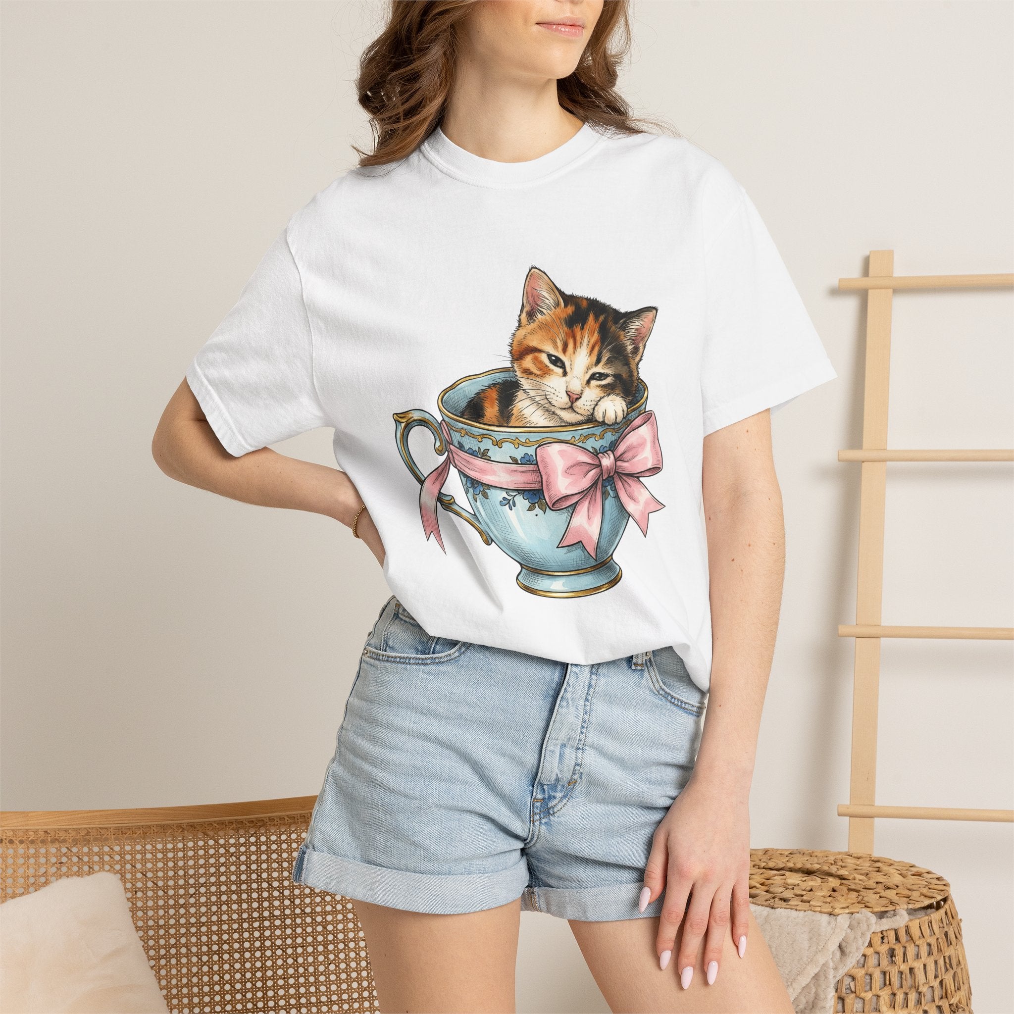 Kitten Teacup Shirt Cat Floral Gift Women Vintage Tee Kitten T-Shirt Cat Fan Retro Tshirt Floral Graphic Hand Drawn Pink Bow Tshirt