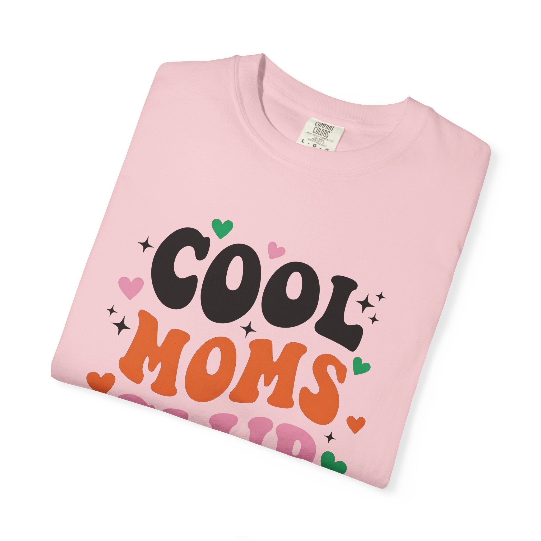 Hearts Stars Graphic Shirt Moms Family Gift Women Playful Tee Symbol T-Shirt Motherhood Fan Whimsical Tshirt Clan Graphic Retro Colorful