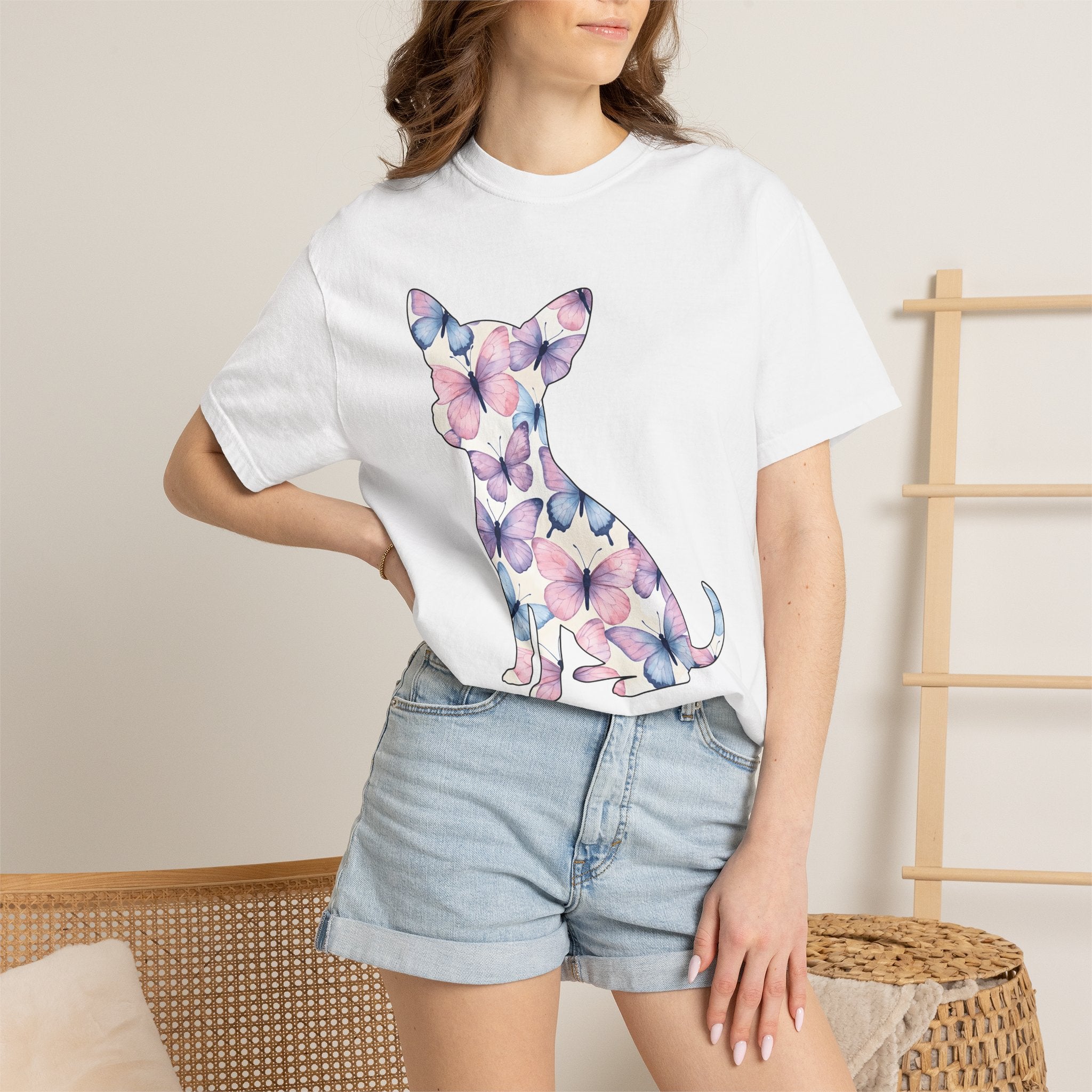 Chihuahua Butterfly Design Shirt Dog Fauna Gift Women Illustration Tee Puppy T-Shirt Dog Fan Illustrated Tshirt Wildlife Graphic Clean