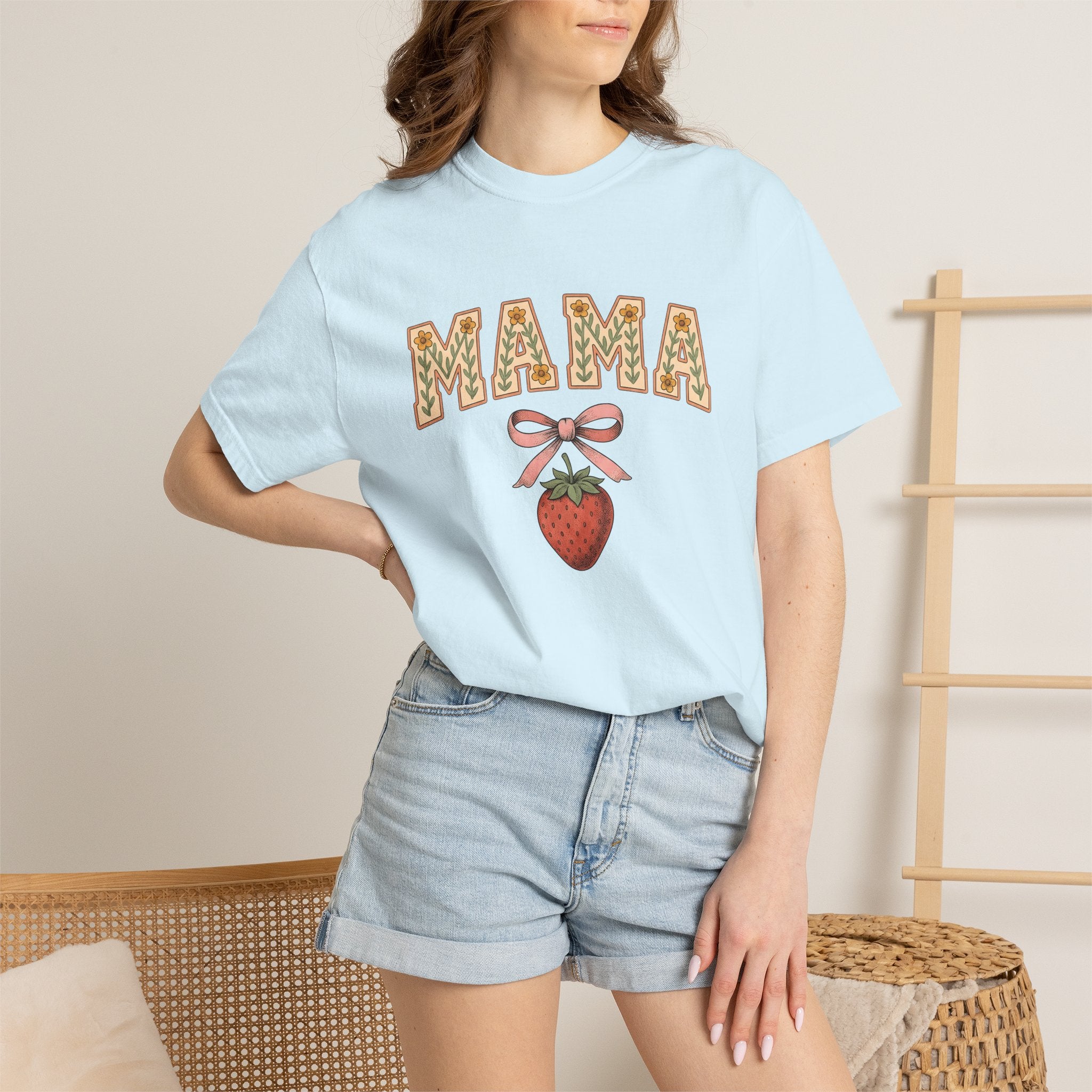 Strawberry Bow Shirt Moms Nature Gift Women Botanical Tee Bow T-Shirt Mother Fan Botanical Tshirt Outdoor Graphic Vintage Floral Tshirt