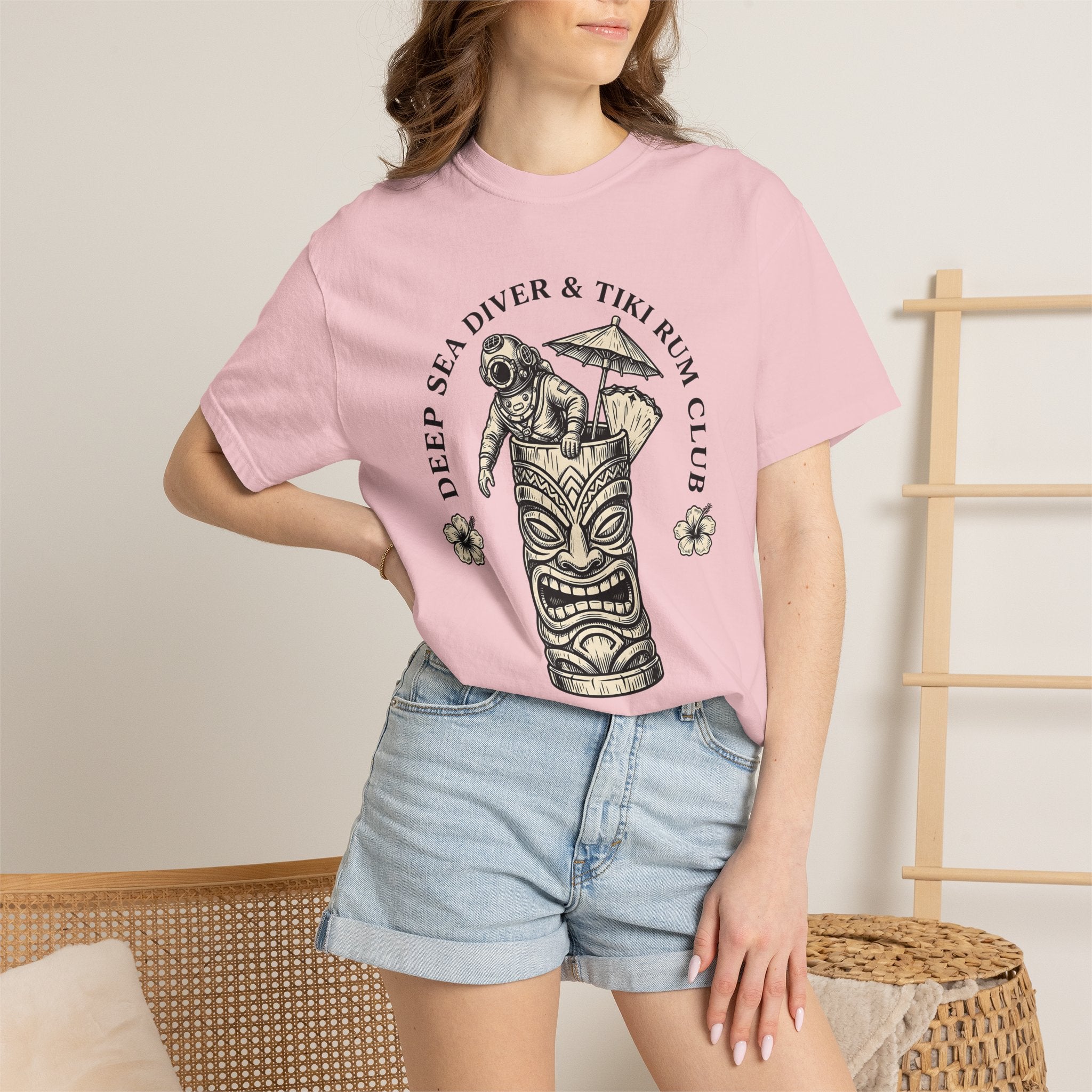 Tiki Mug Diver Shirt Drinks Tropical Gift Women Vintage Tee Scuba Diver T-Shirt Cocktail Fan Retro Tshirt Island Graphic Hand Drawn Hibiscus