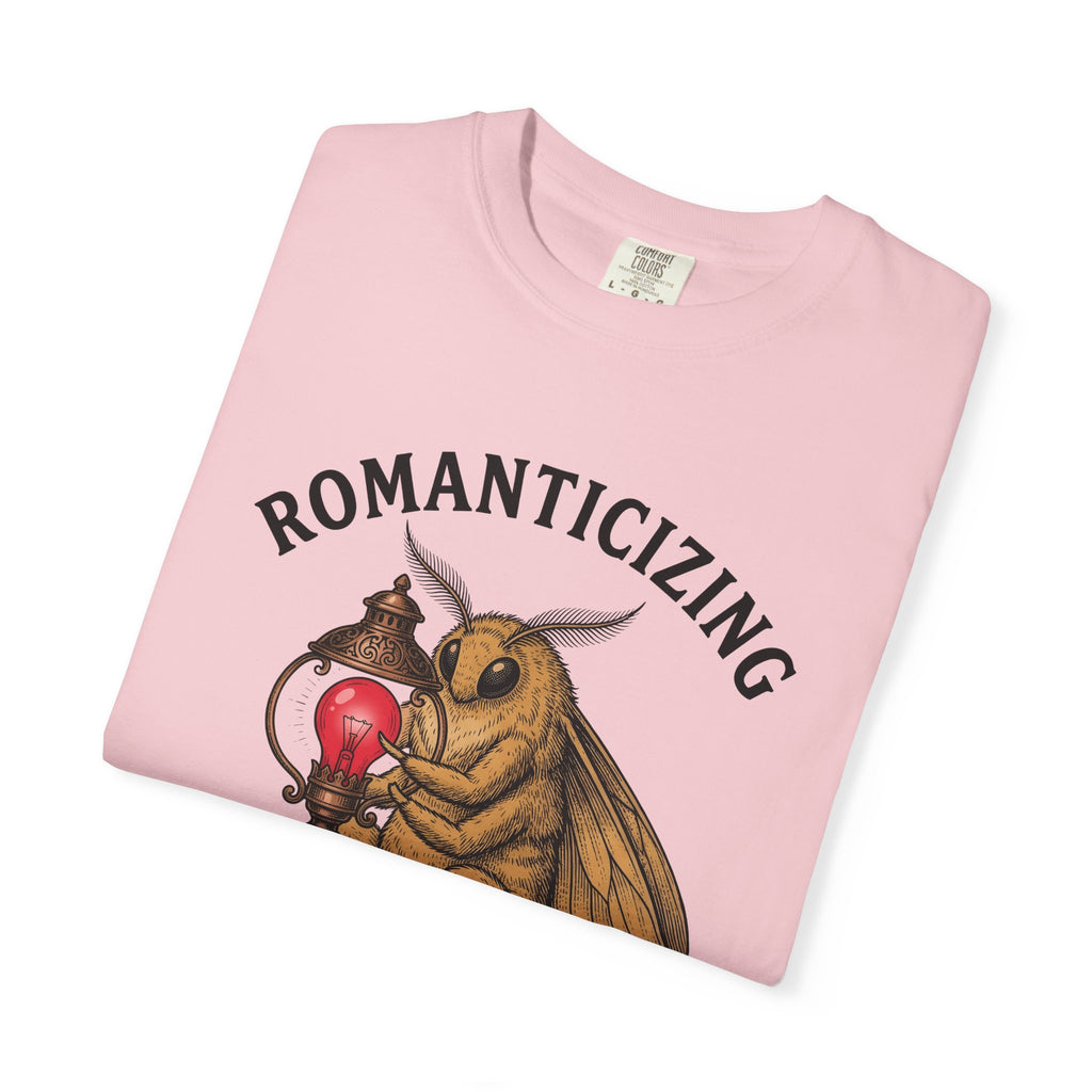 Insect Lamp Shirt Funny Creature Gift Women Old School Tee Bug Light T-Shirt Humor Fan Vintage Tshirt Monster Graphic Line Art Red Bulb